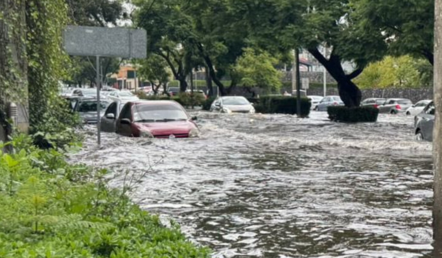 Granizo en CDMX: fuertes lluvias dejan inundaciones en Tlalpan y ...