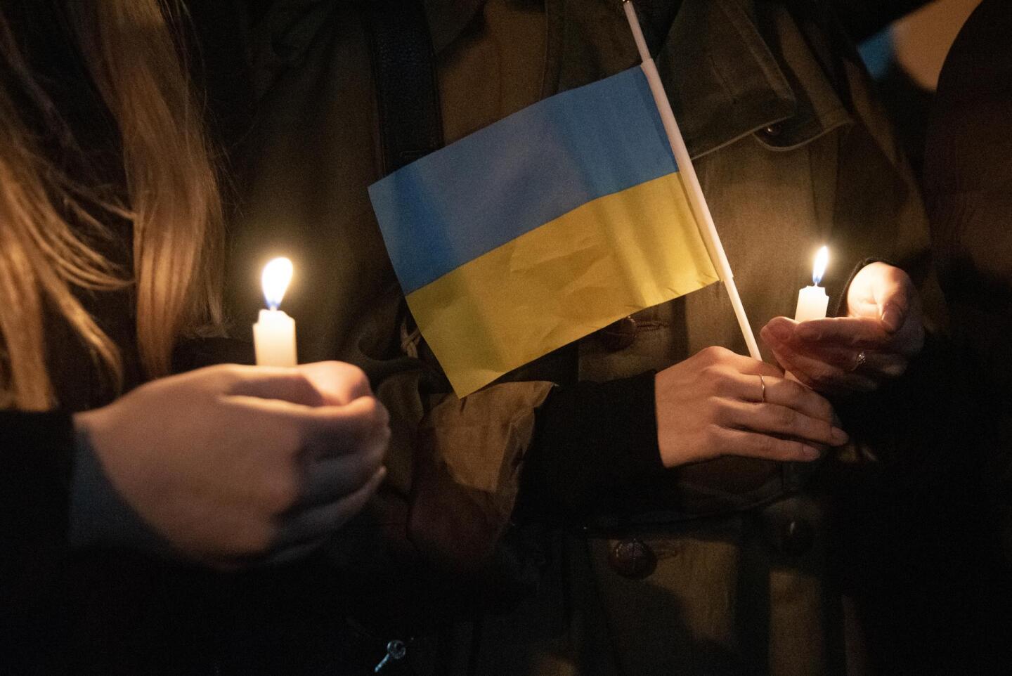 Candlelight vigil for Ukraine in New York