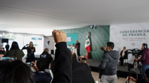 Periodistas de Tijuana exigen justicia ante López Obrador por asesinatos