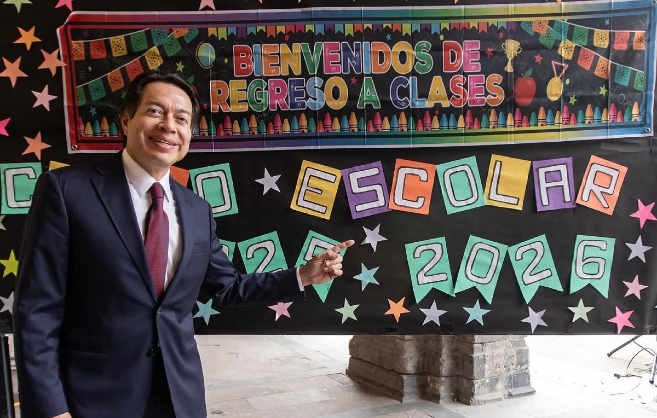 Mario Delgado regreso a clases1.jpg
