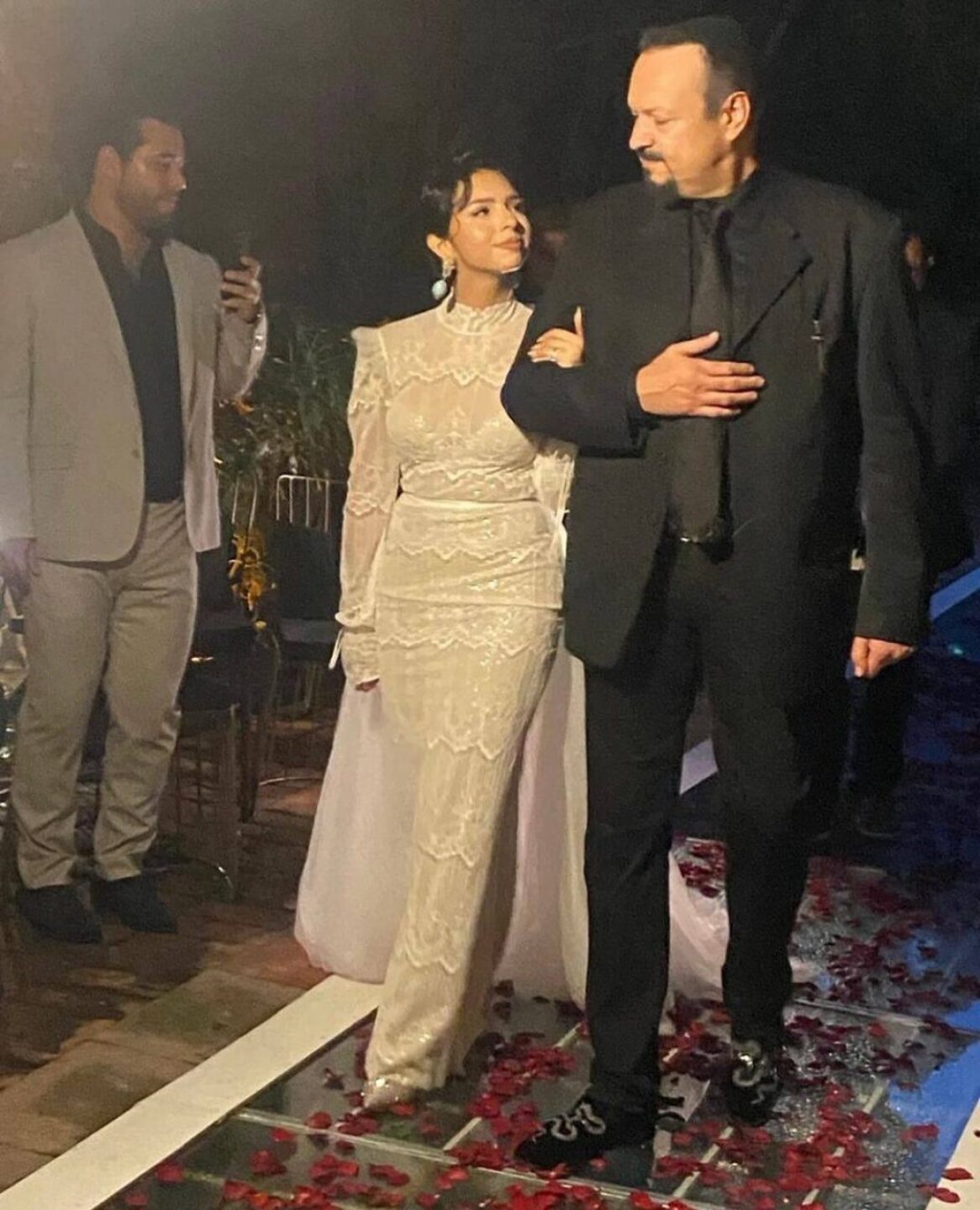 pepe-aguilar-boda-angela-aguilar-1036x1280