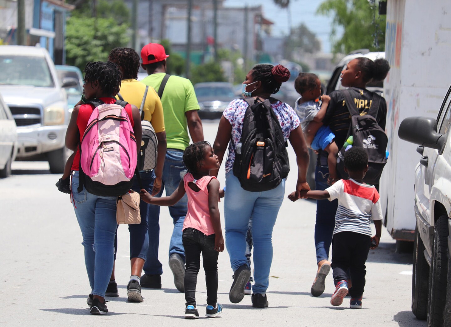 Migrantes saturan refugio que podría cerrar en la frontera norte de México
