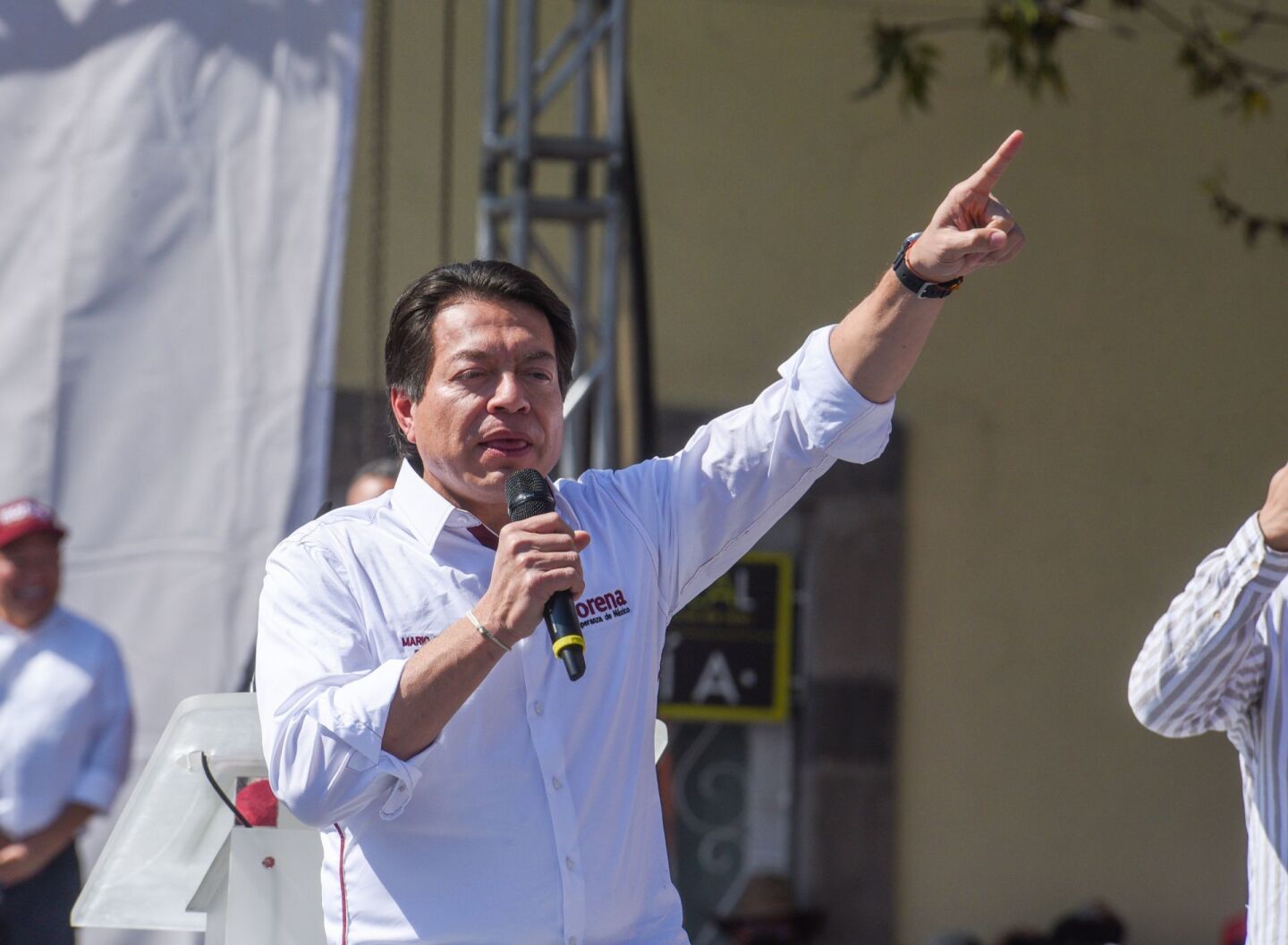 Mario Delgado líder nacional de MORENA acompañó a Delfina Gómez arrancó su precampaña a la gubernatura del Estado de México por la alianza MORENA-PVEM-PT en la capital mexiquense.