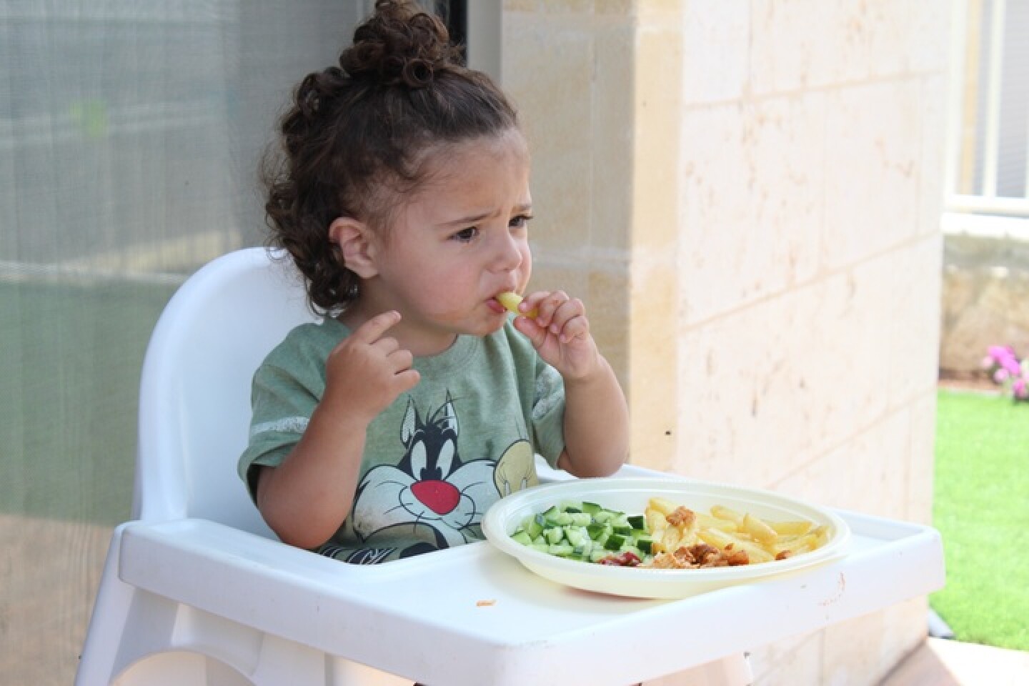 person-play-food-child-garden-healthy-555272-pxhere.com