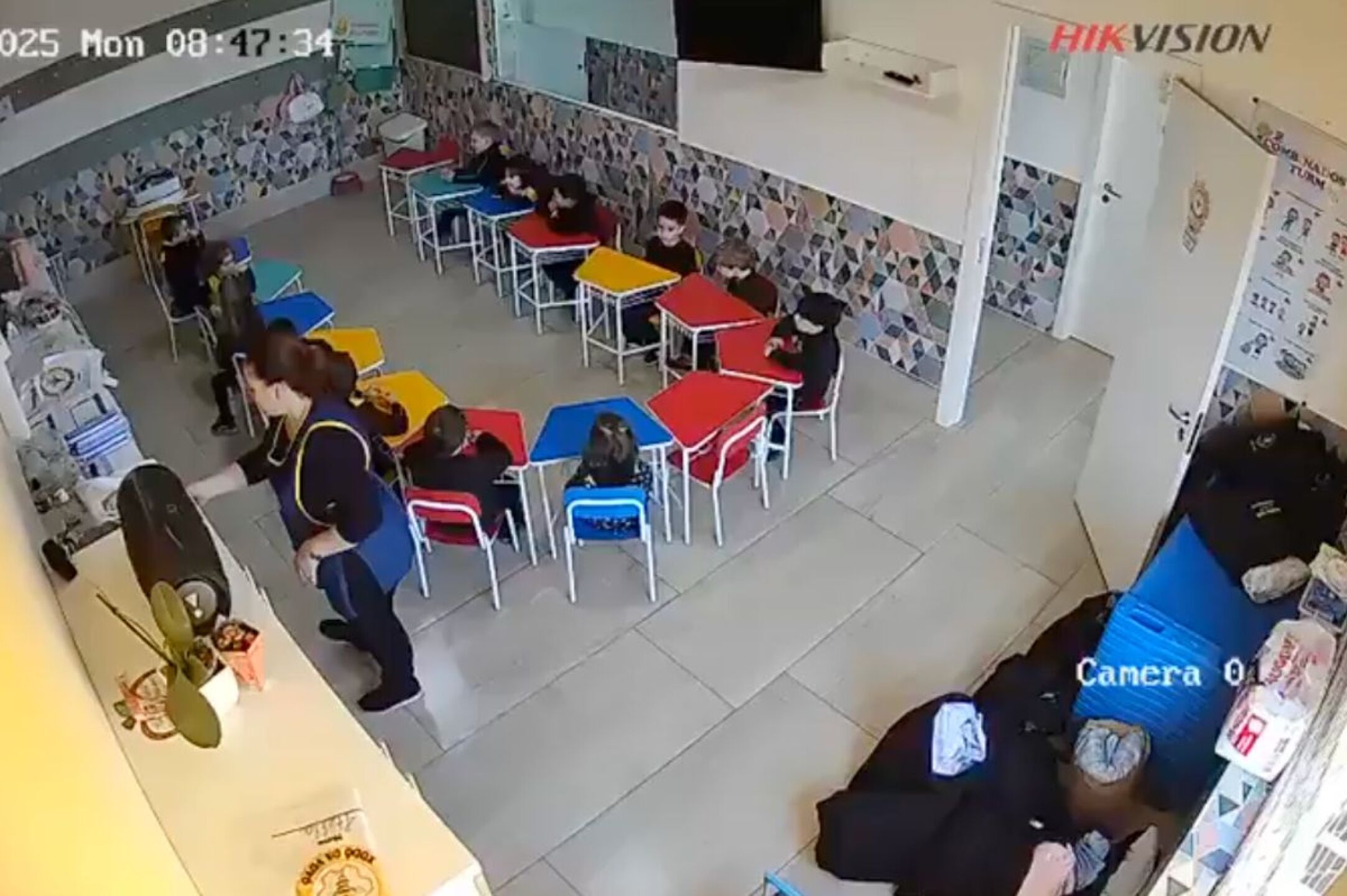 video-muestra-brutal-agresion-de-profesora-a-menor-en-jardin-de-infantes-de-caxias-do-sul-en-brasil