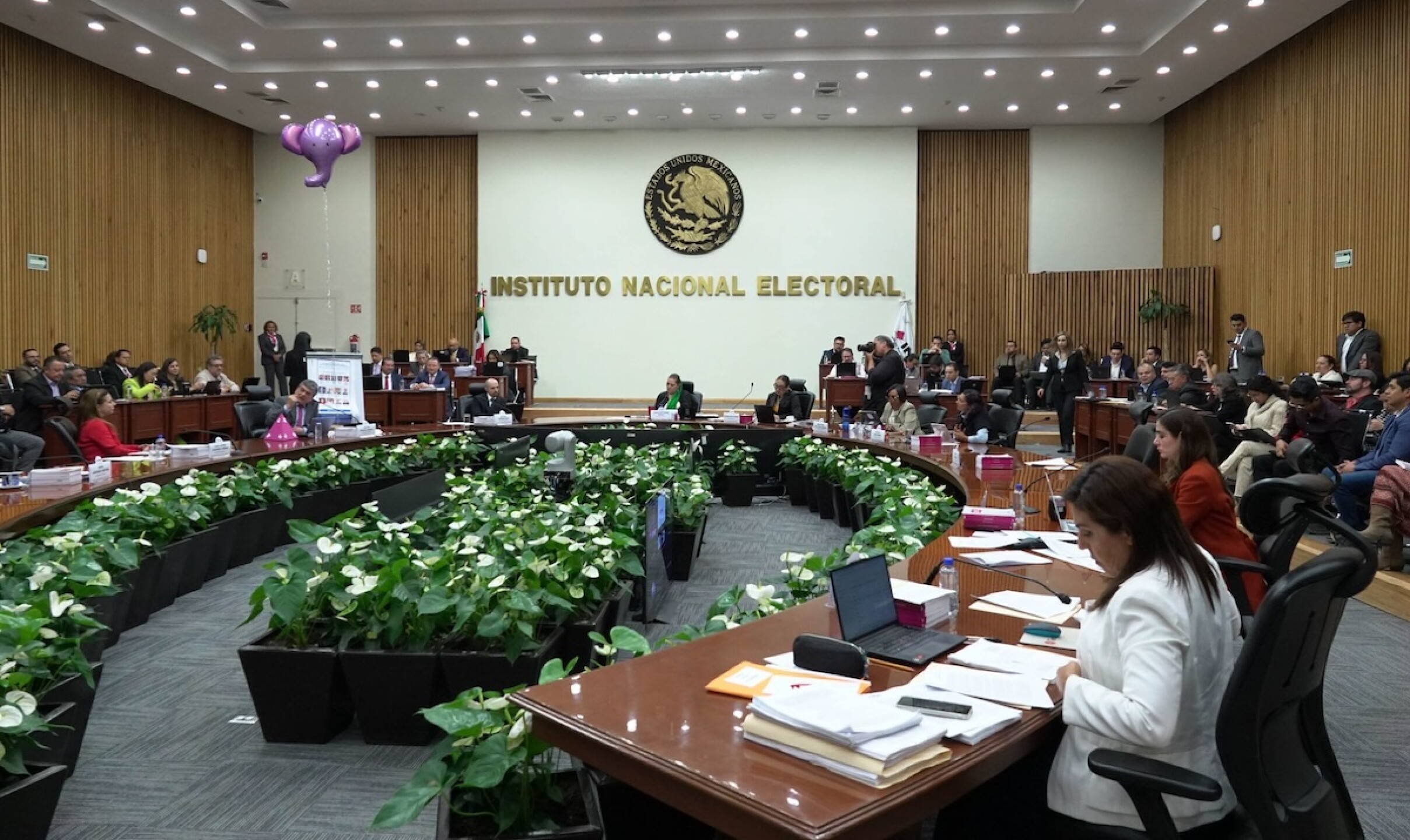 Sesión Extraordinaria INE