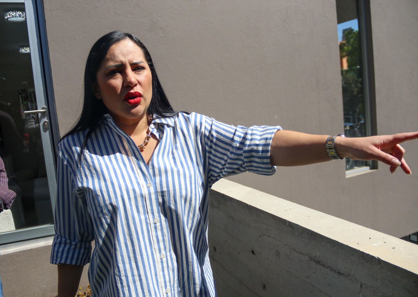 La alcaldesa de Cuauhtémoc, Sandra Cuevas Nieves; ofreció una conferencia de prensa sobre la protesta en las inmediaciones de su domicilio por parte de vecinos de la colonia Santa María la Ribera.