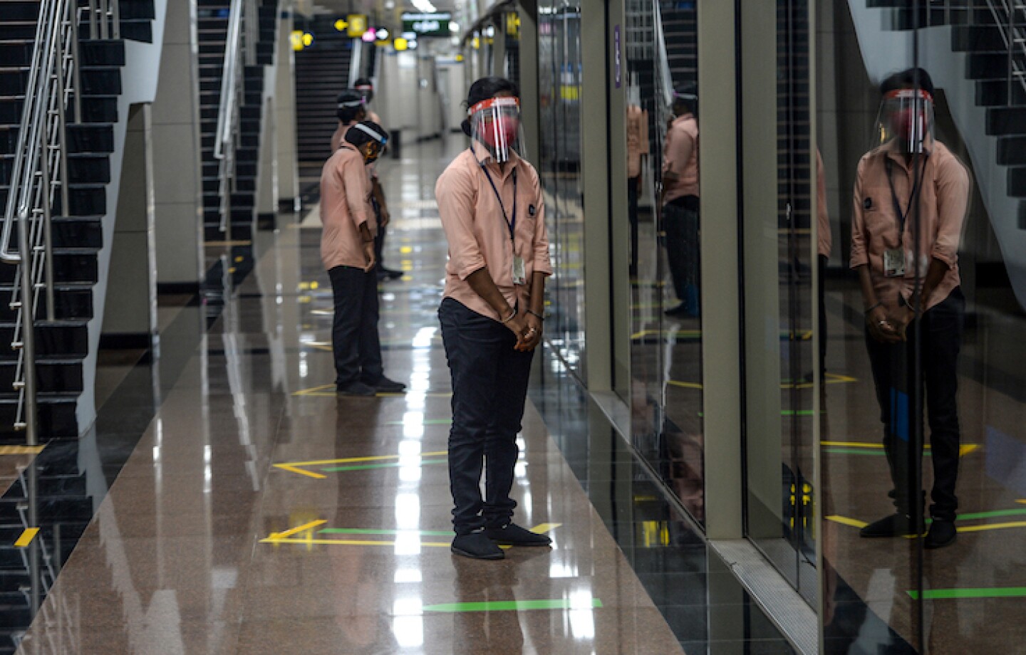 INDIA-HEALTH-VIRUS-TRANSPORT-METRO