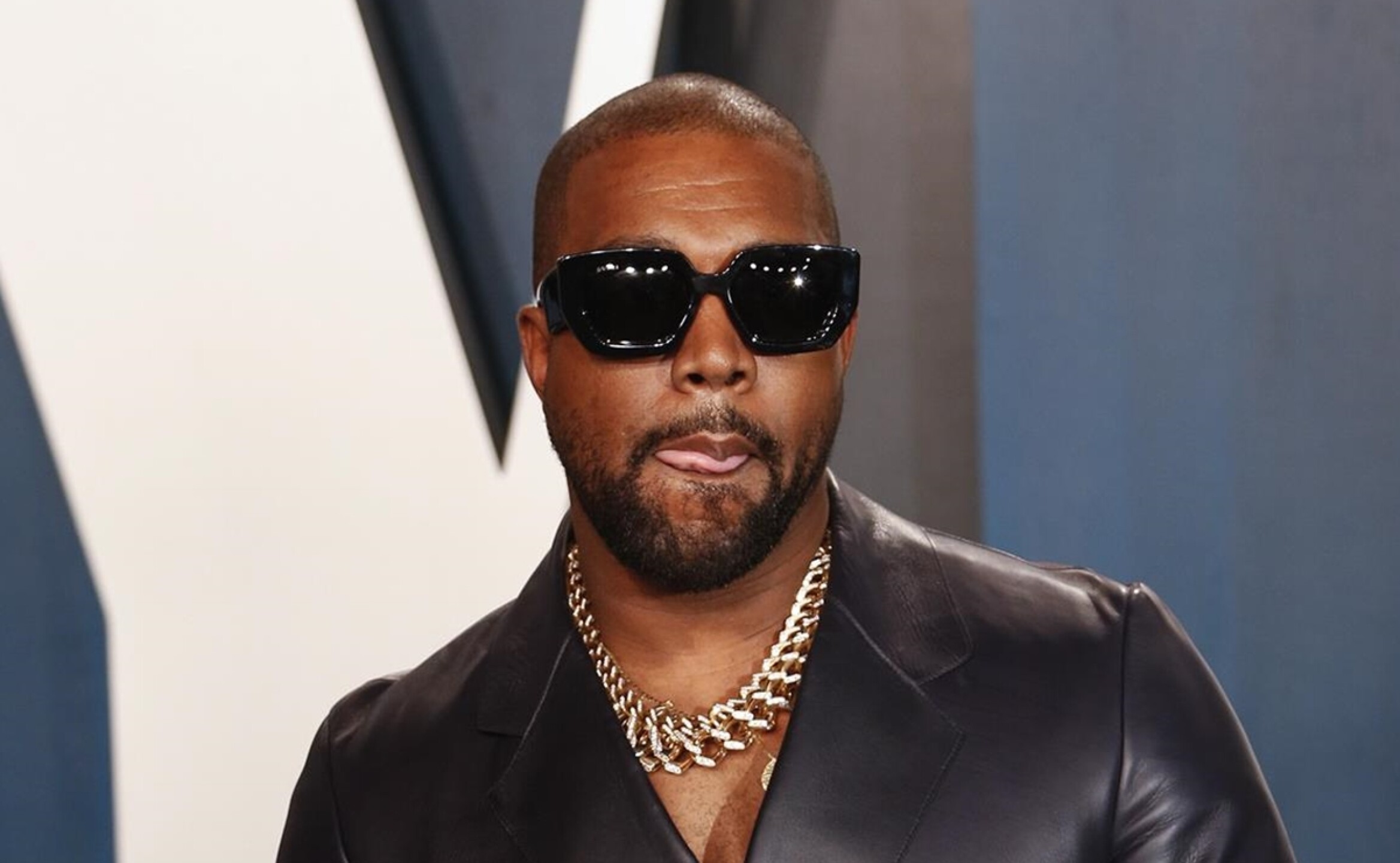 kanye_west_instagram_2_mil_millones_dolares