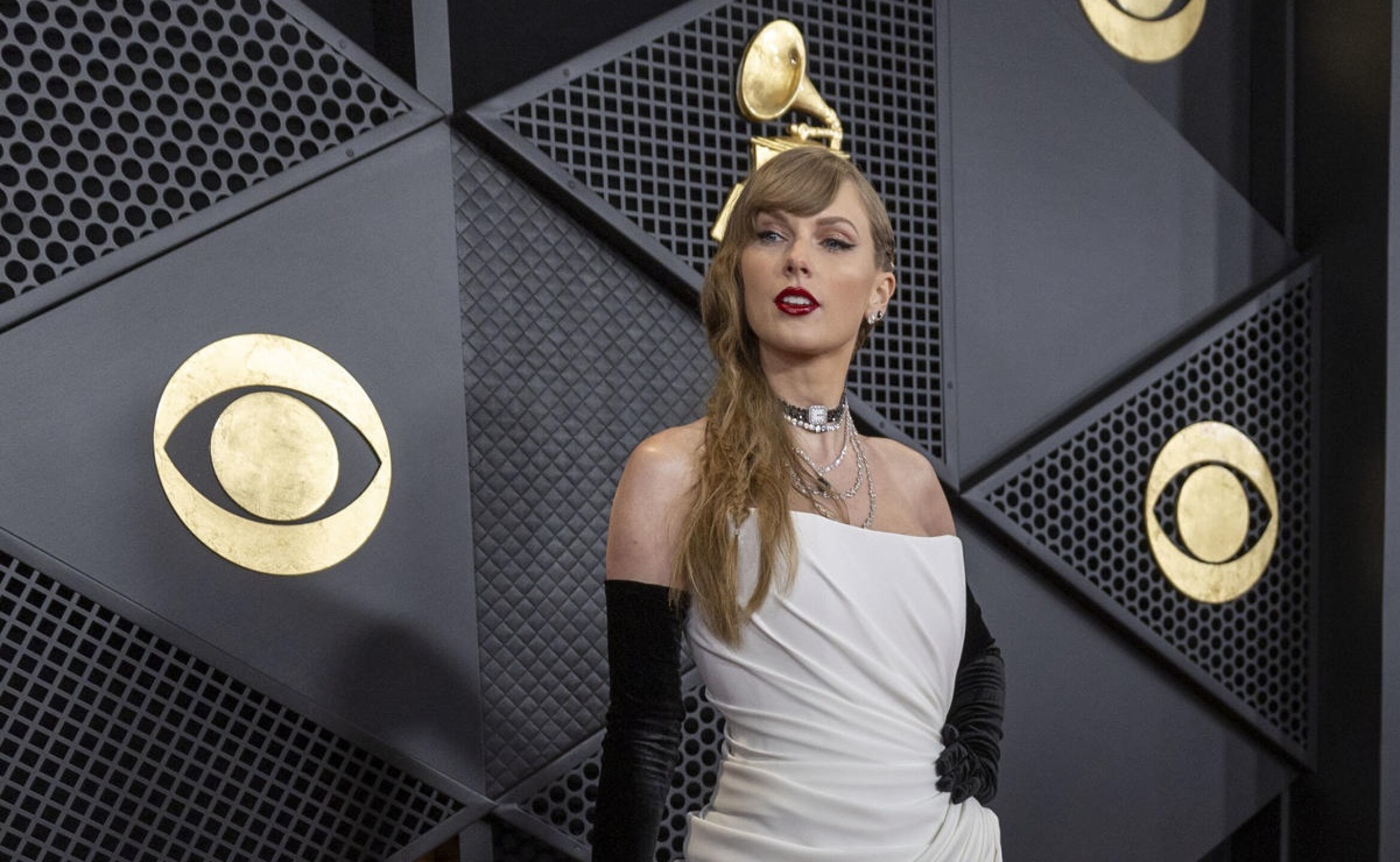 taylor_swift_hace_historia_grammy_1