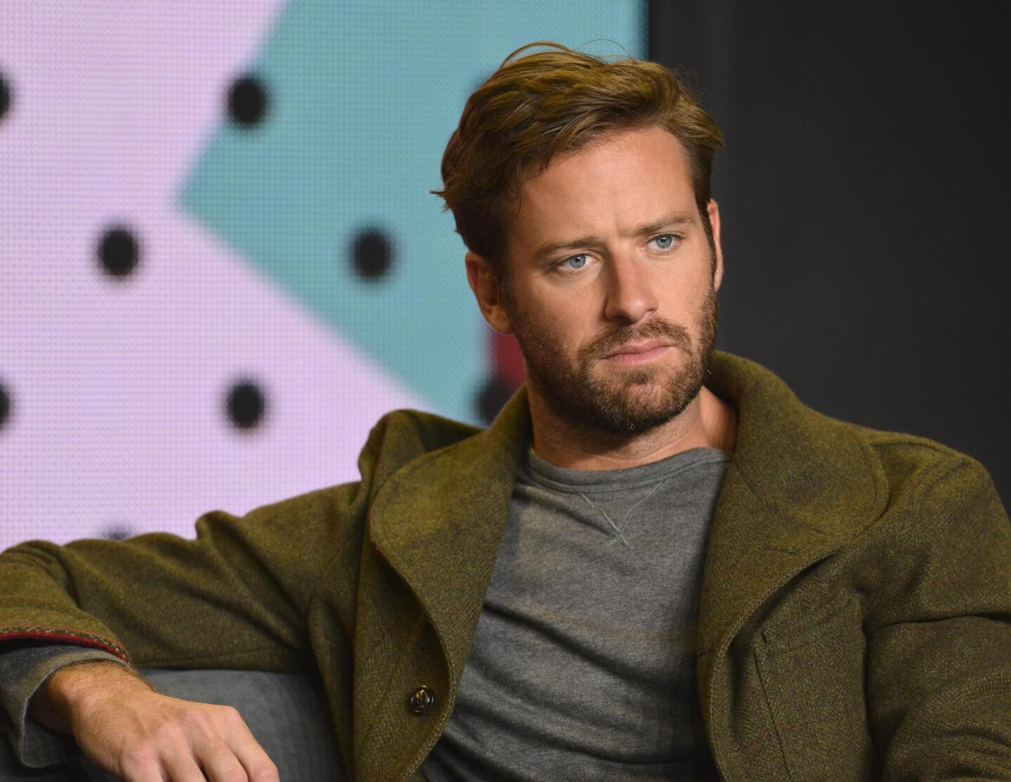 Armie Hammer tilda de "bizarras" y "divertidas" las acusaciones de canibalismo