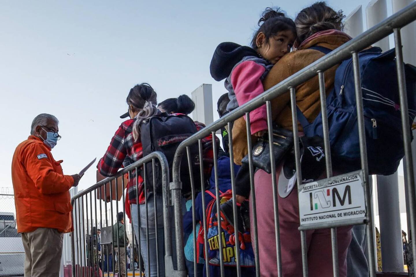 migrantes traficantes frontera