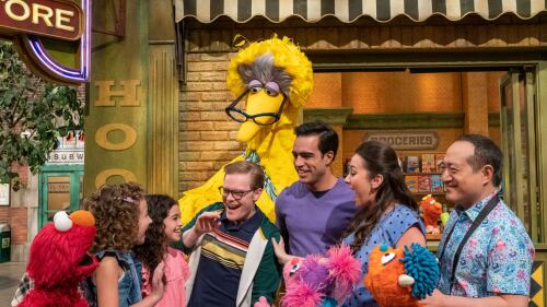 plaza_sesamo_elmo_big_bird_lgbt