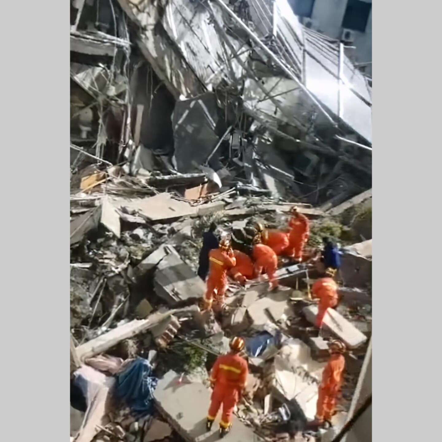 Se registra derrumbe de un hotel en China