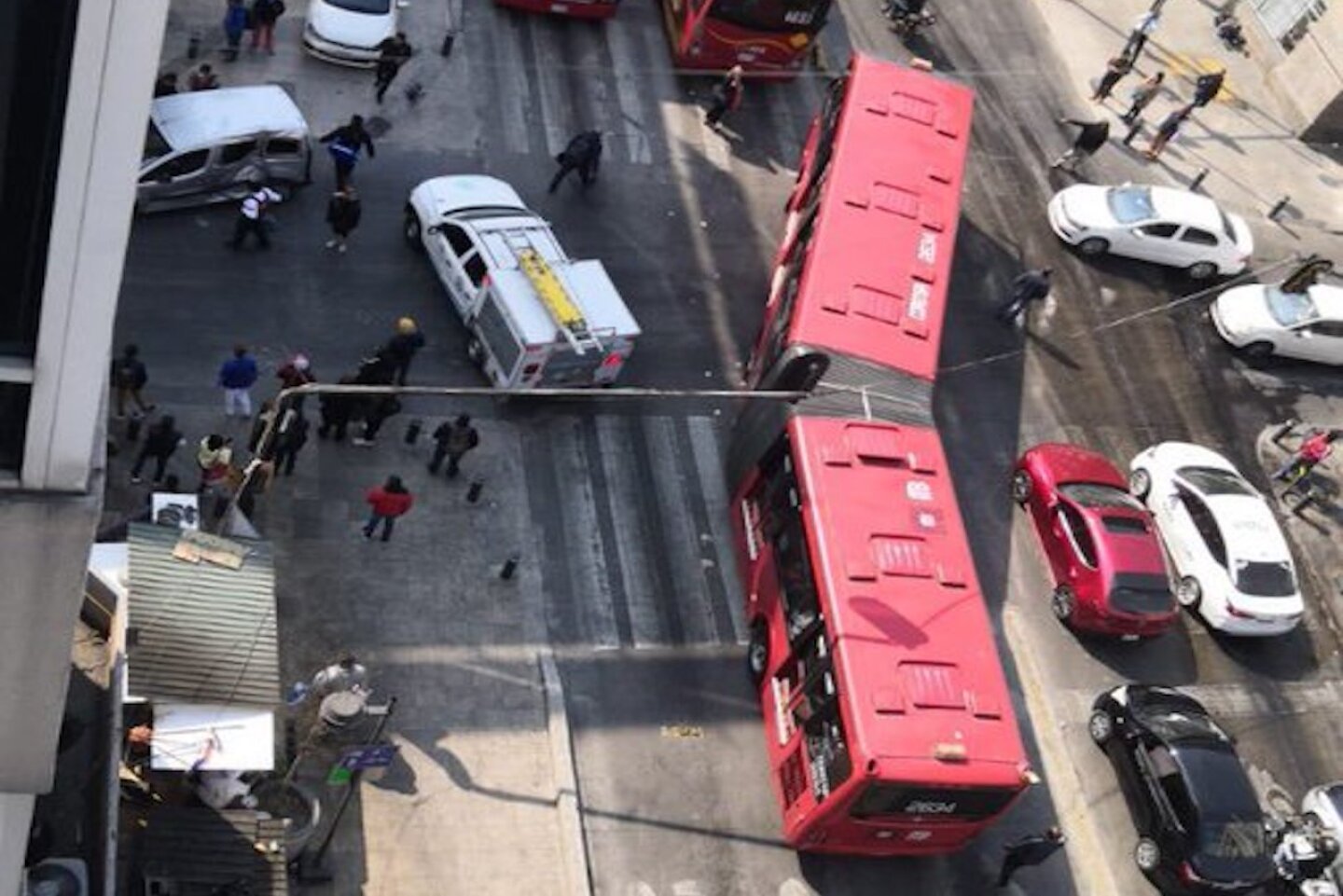 accidente-metrobus-hoy-linea-3