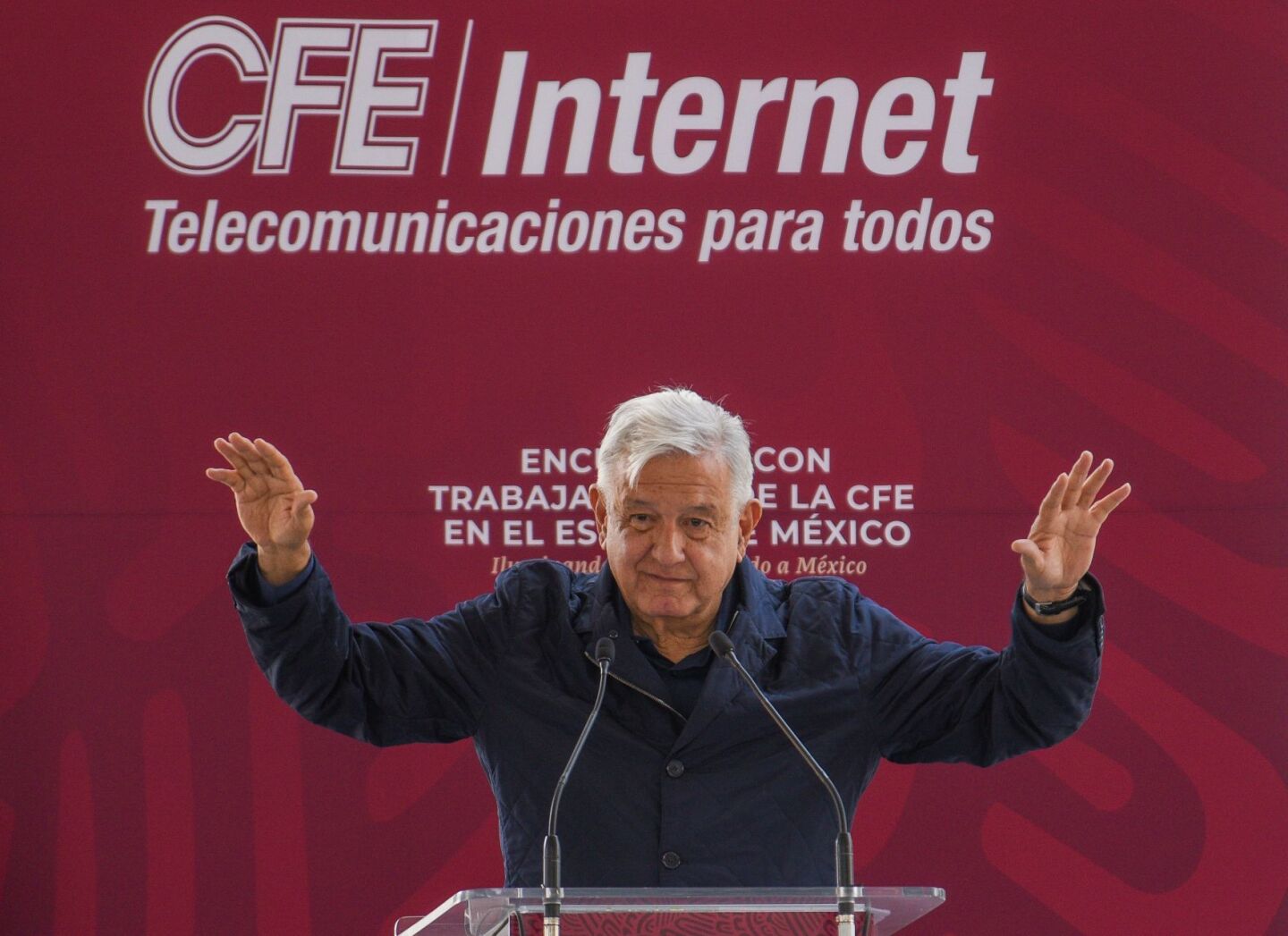 Andrés Manuel López Obrador Presidente de México realizó la supervisión de antenas de internet así como un encuentro con trabajadores de la Comisión Federal de Electricidad.