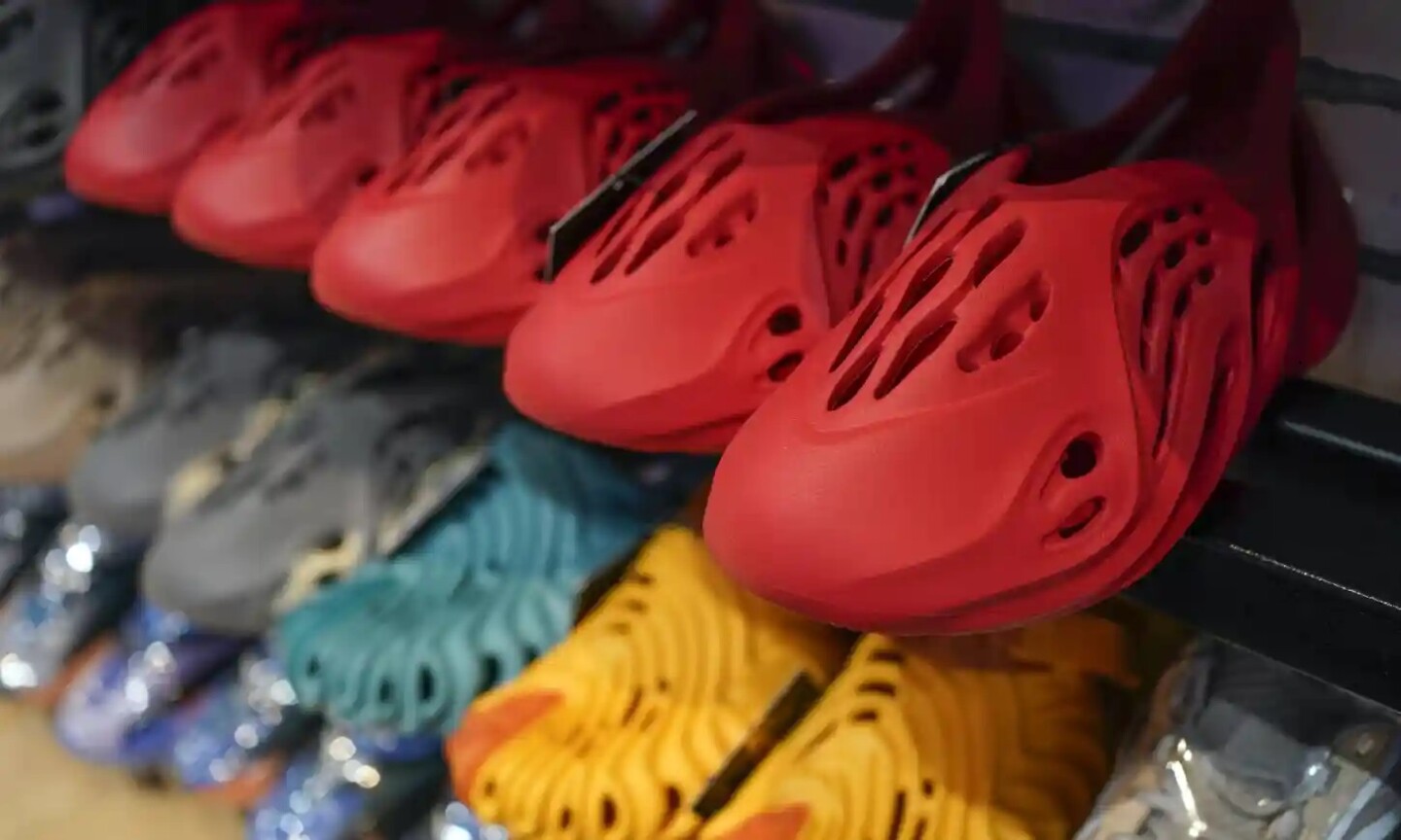 adidas_yeezys_kanye_west_ye_desechos