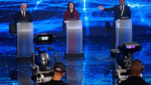 La corrupciÛn calienta el primer debate de la campaÒa en Brasil