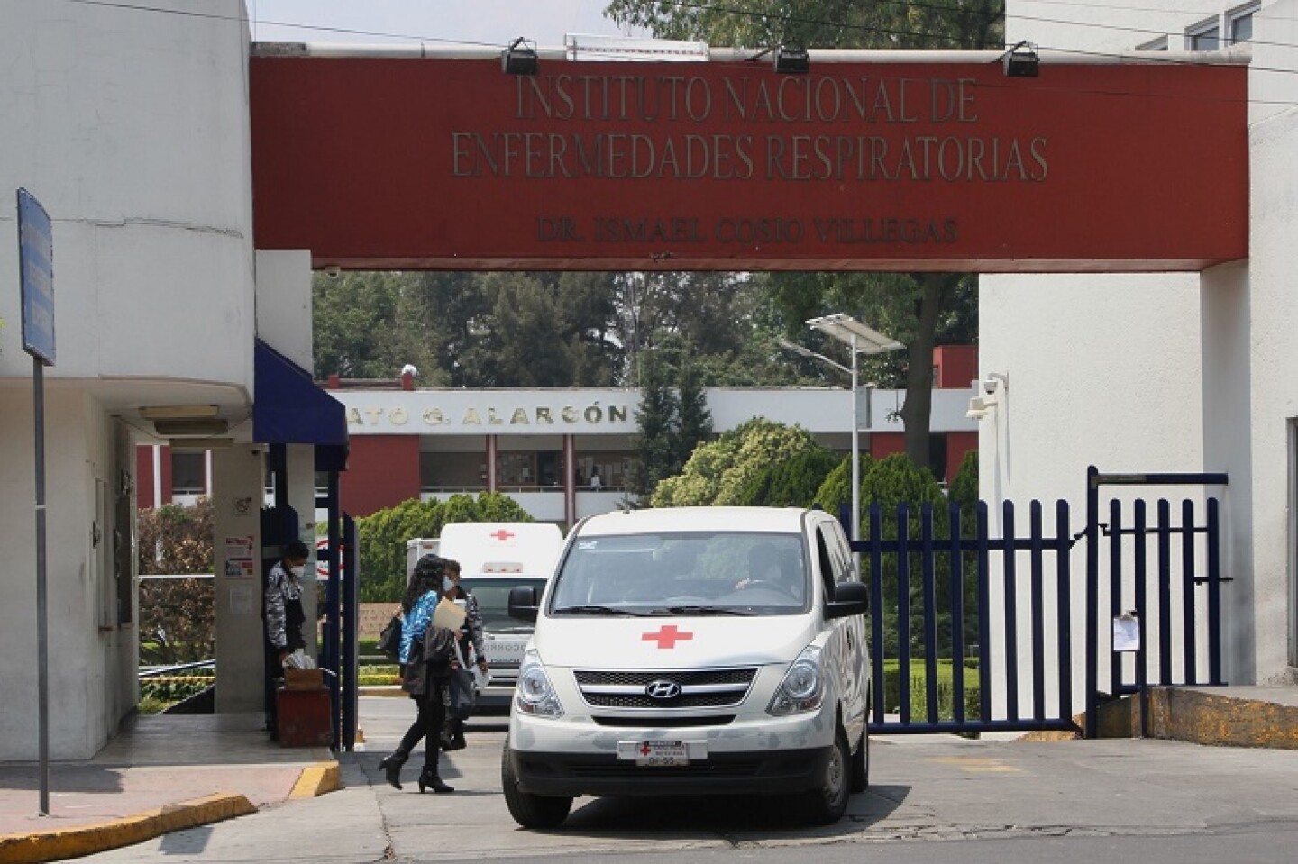 Personal de INER continúa trabajando bajo protesta a una semana de que se manifestaran por falta insumos.