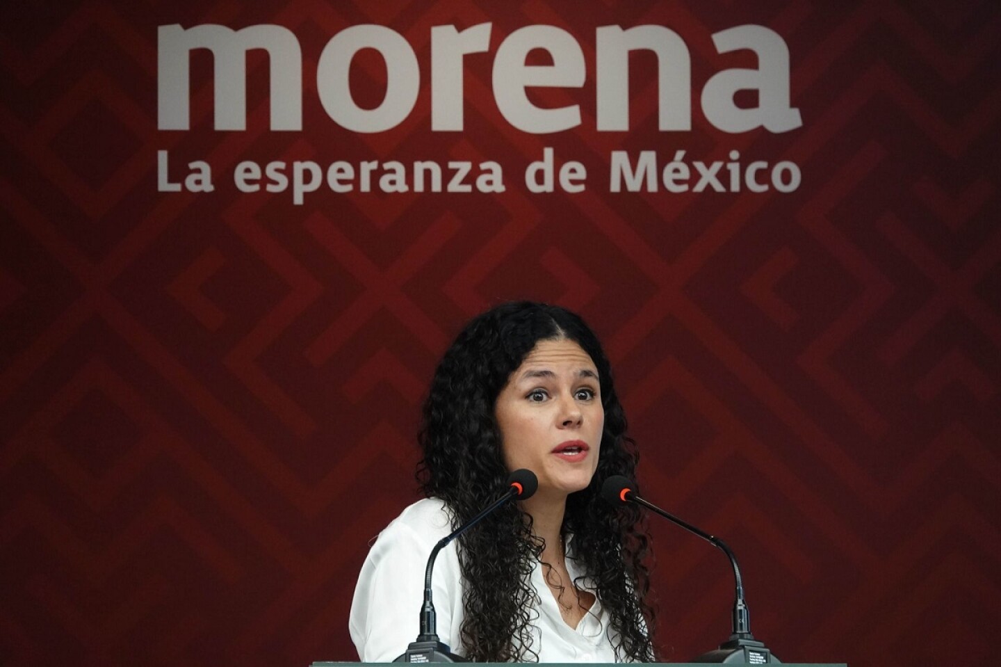 Conferencia Luisa María Alcalde