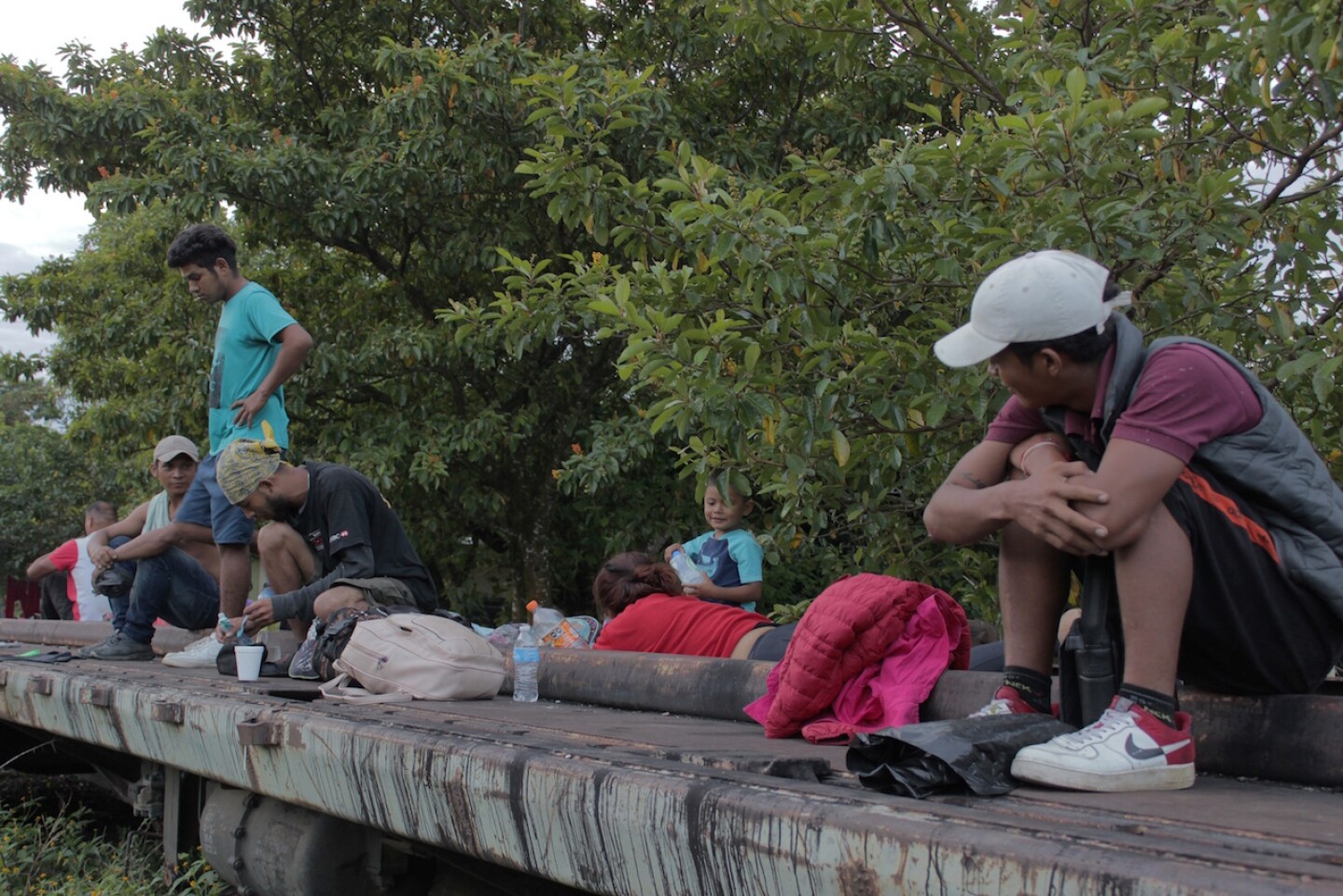 Los migrantes avanzan lentamente por el sur de México con la salud mermada