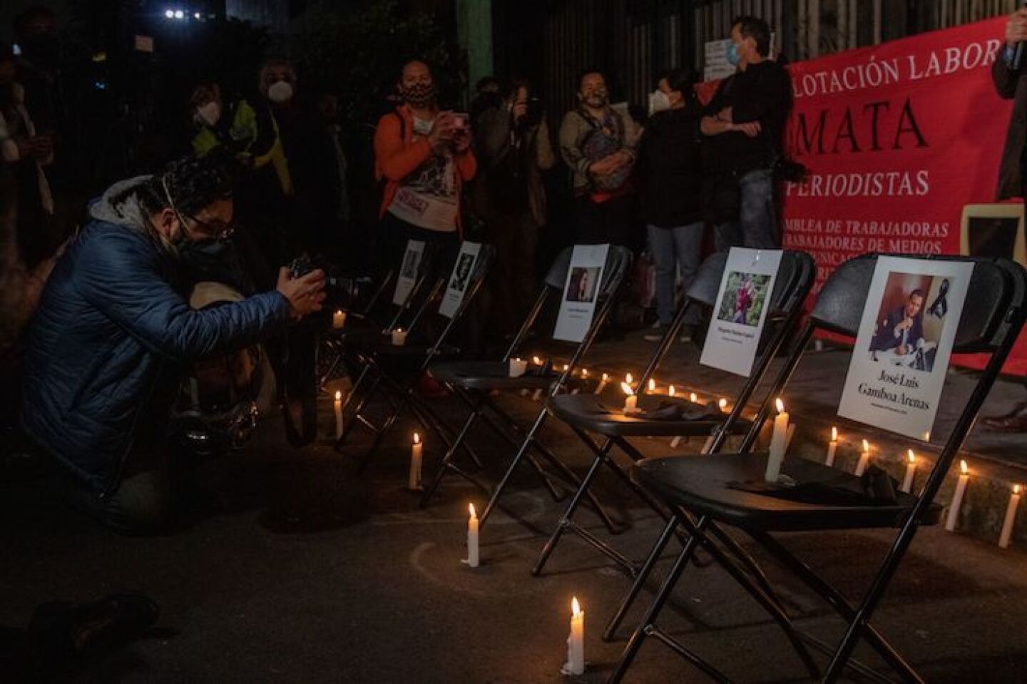 Periodistas y activistas protestaron frente al edificio de la Secretaria de Gobernación para exigir el esclarecimiento de los asesinatos de los 6 periodistas durante este año.