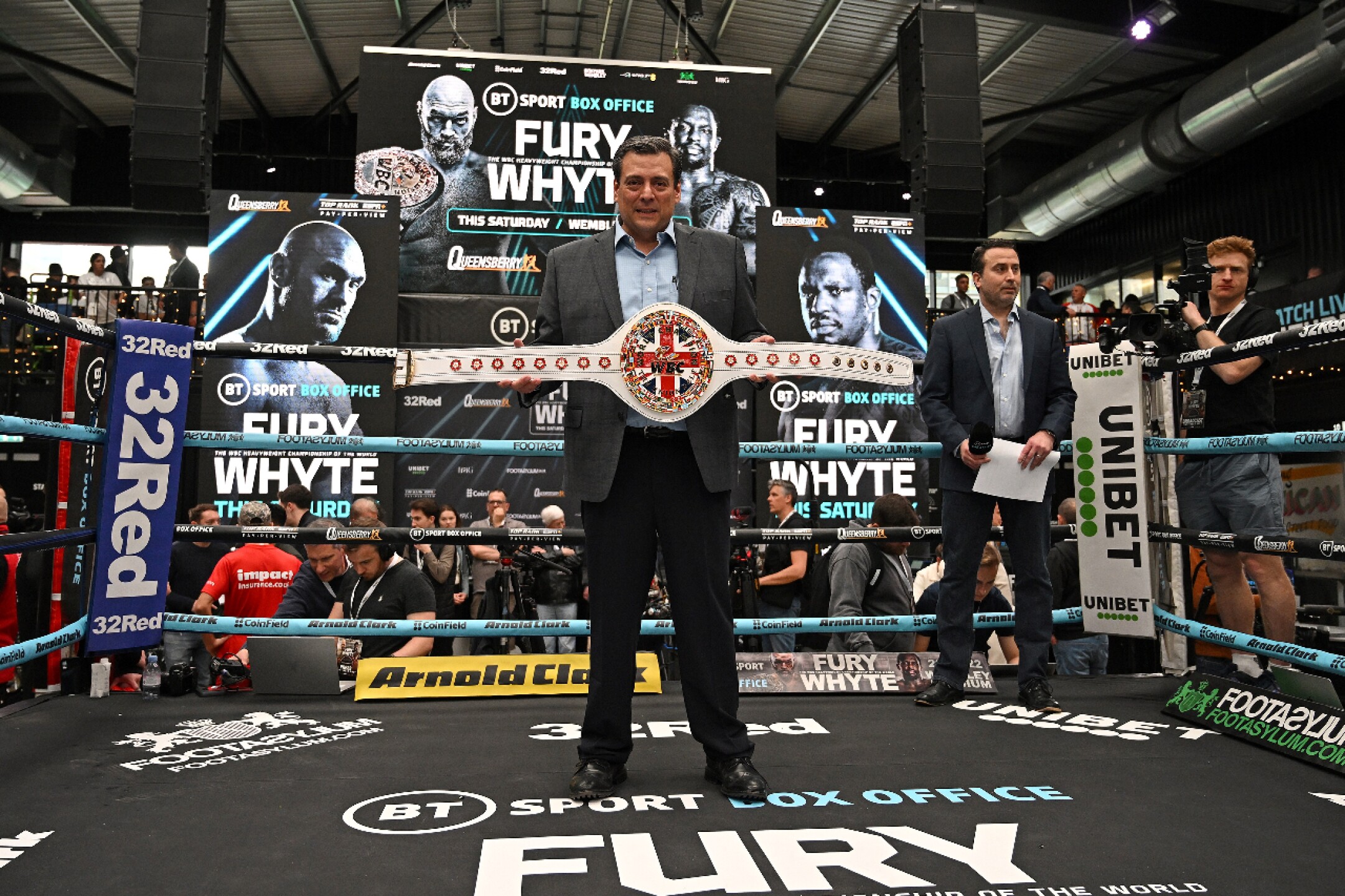 mauricio-sulaiman-anuncio-que-el-cmb-creara-una-categoria-trangenero