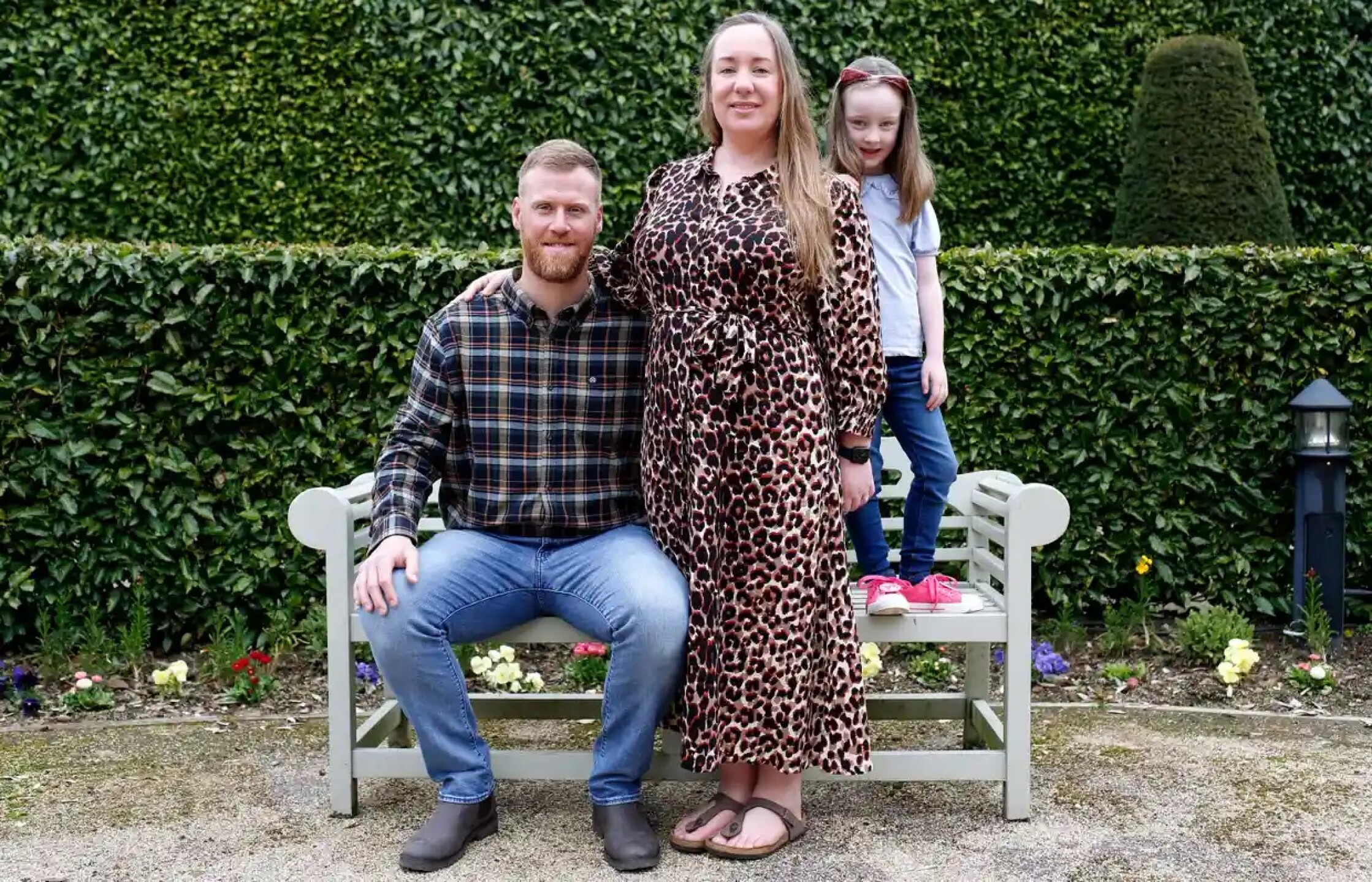 nikki-roadnight-con-su-esposo-james-y-su-hija-isabelle