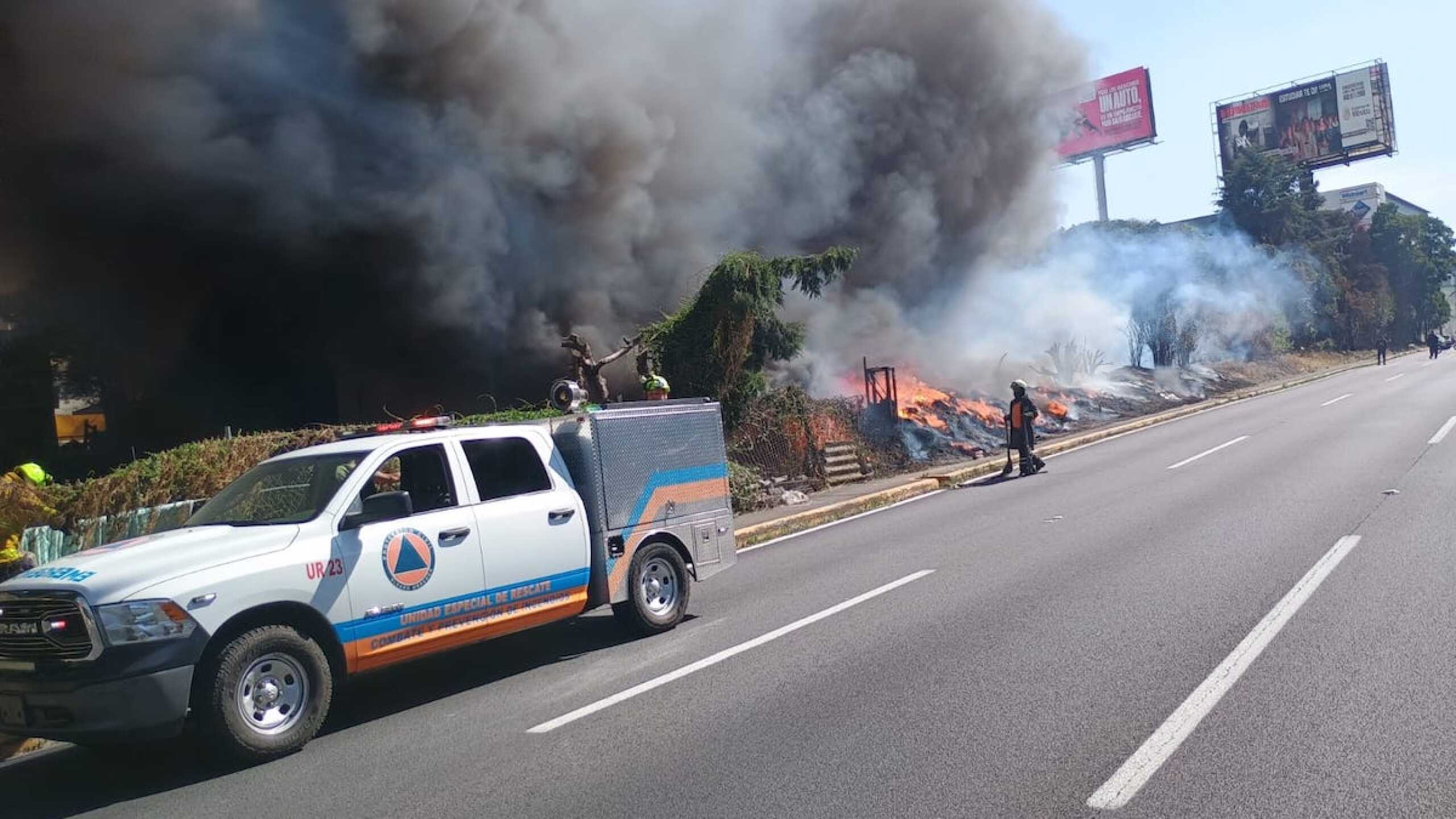 Incendio en la colonia Santa Fe, ubicada en la alcaldía Cuajimalpa