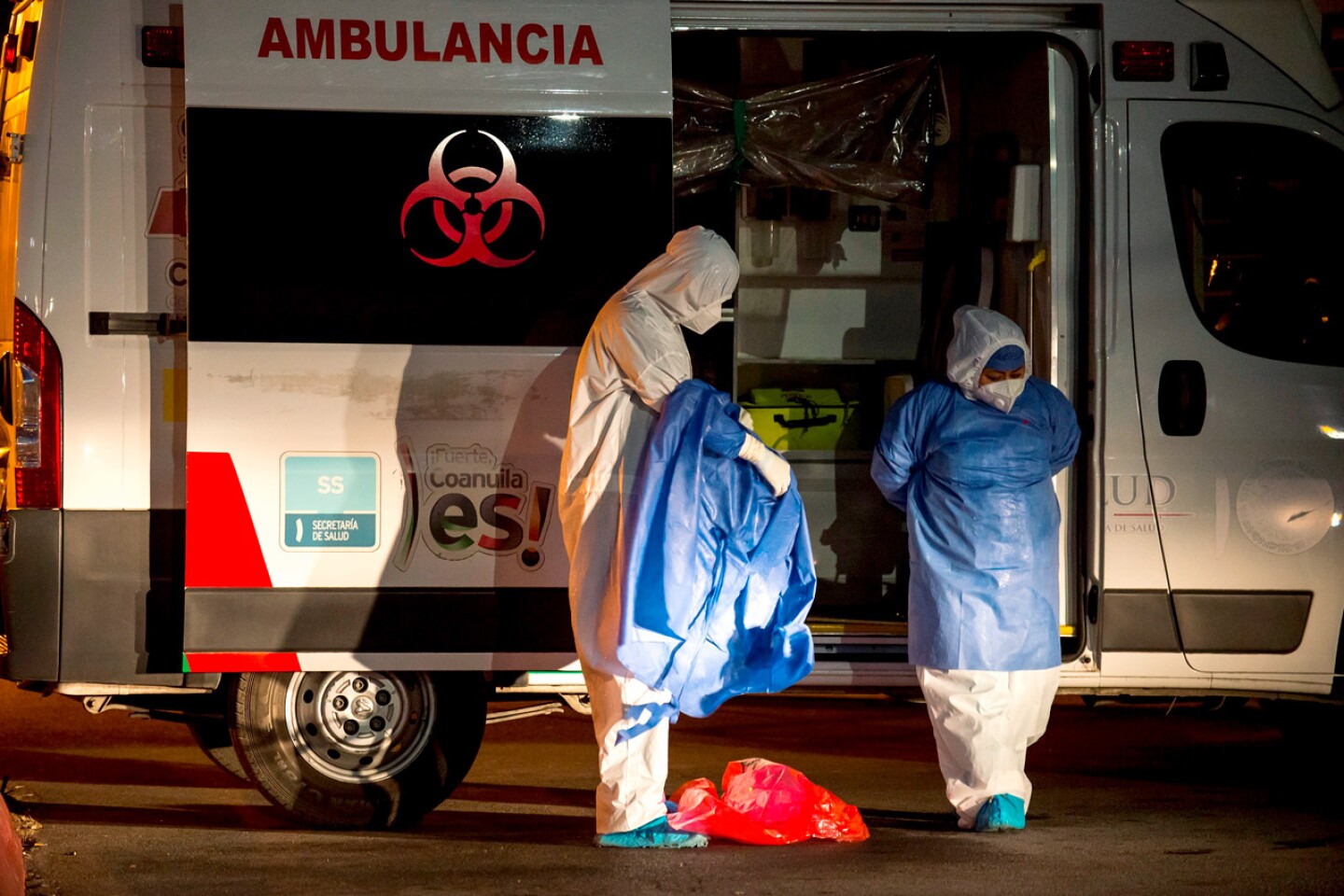 Coronavirus México contagios muertes covid-19 personal medico ambulancia