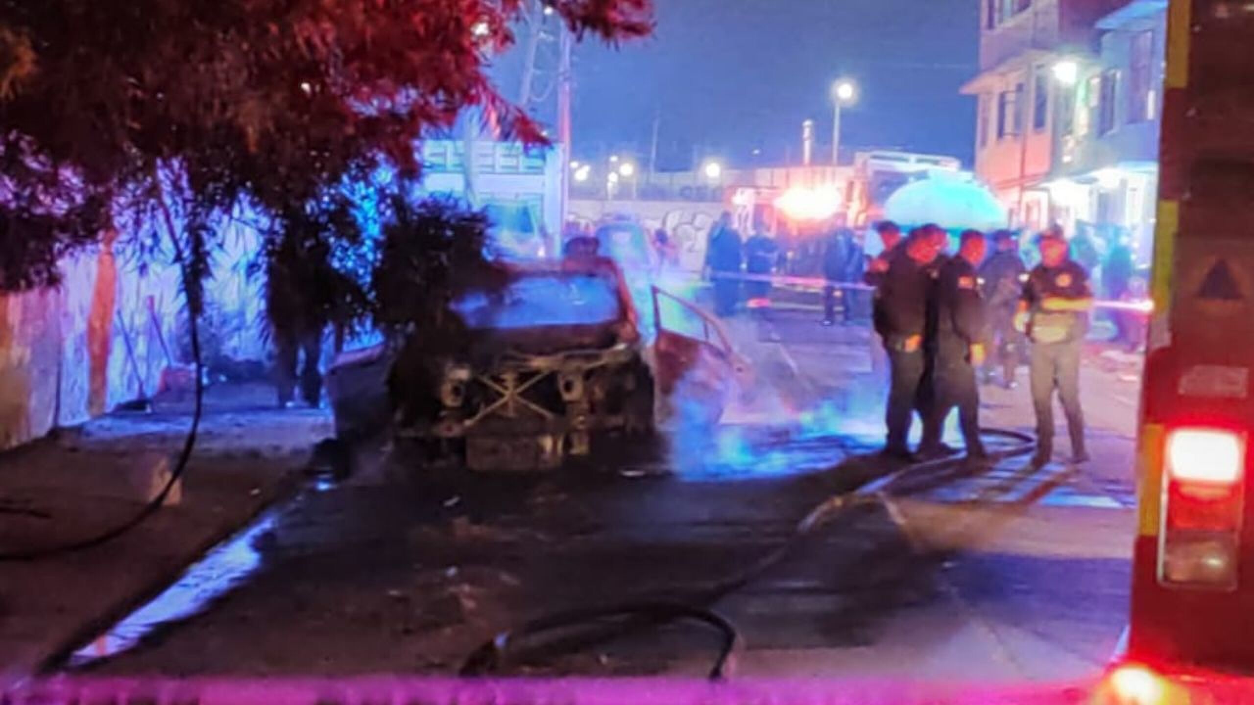 Ecatepec incendio vehículo lujo (1).jpg