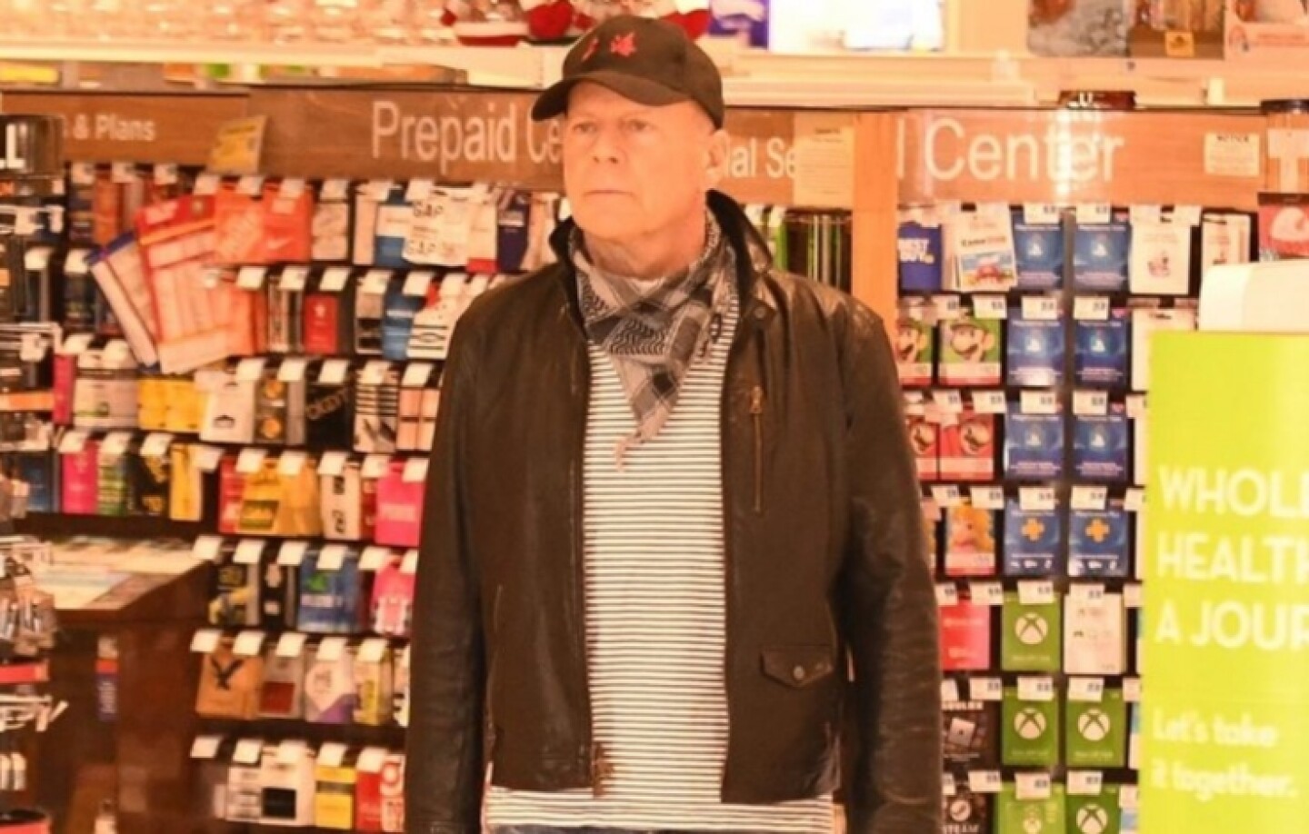 Bruce_Willis_farmacia