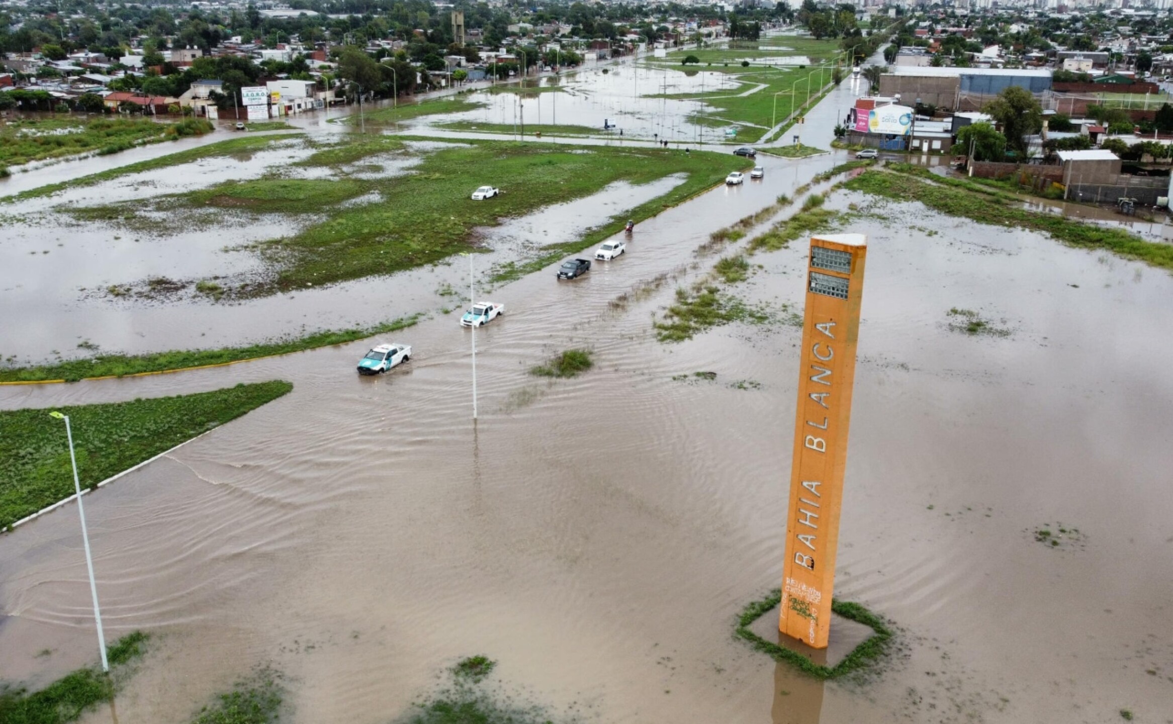 Inundaciones en Bahía Blanca: hay al menos 10 muertos, miles de ...