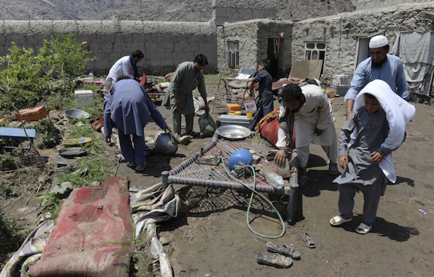 AFGHANISTAN-FLOOD-TOOL