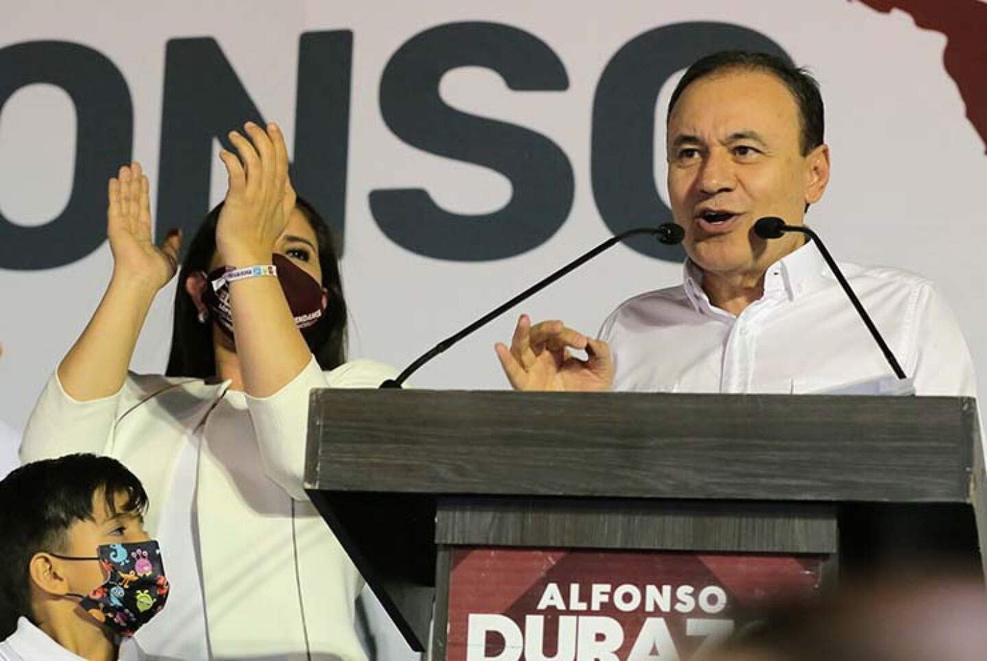 Alfonso Durazo, candidato de Morena, a la gubernatura de Sonora, festejo su victoria en las elecciones.