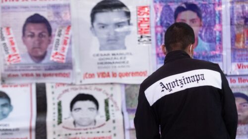 Madres y padres de los 43 normalistas desaparecidos de la Escuela Normal Rural "Raúl Isidro Burgos" ofrecieron su postura sobre el Tercer Informe Ayotzinapa del Grupo Interdisciplinario de Expertos Independientes (GIEI).