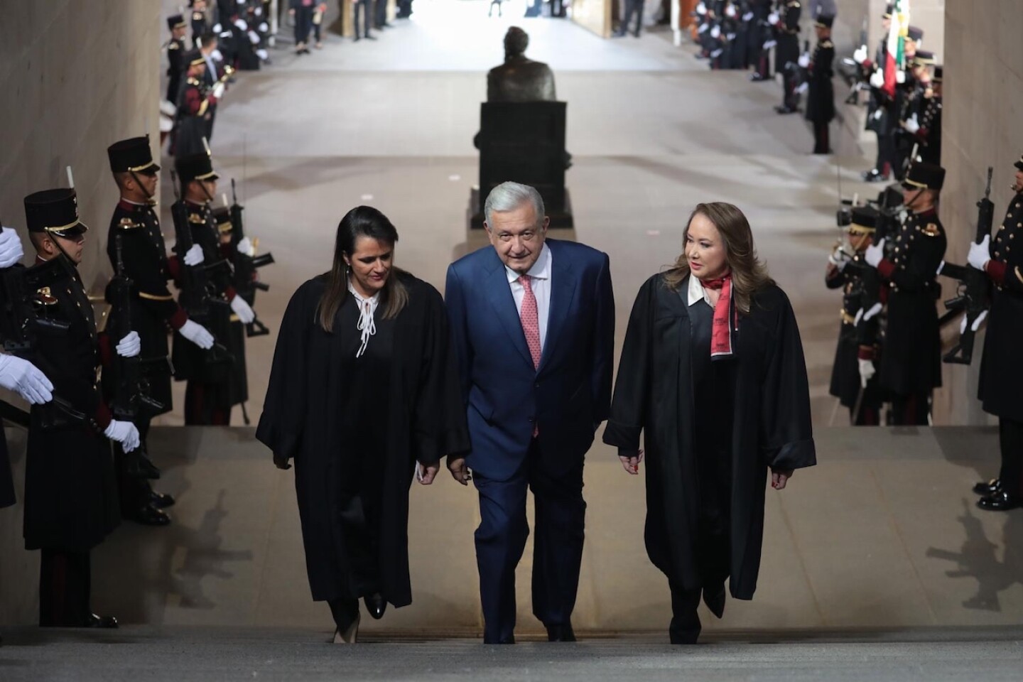 amlo-yasmin-esquivel