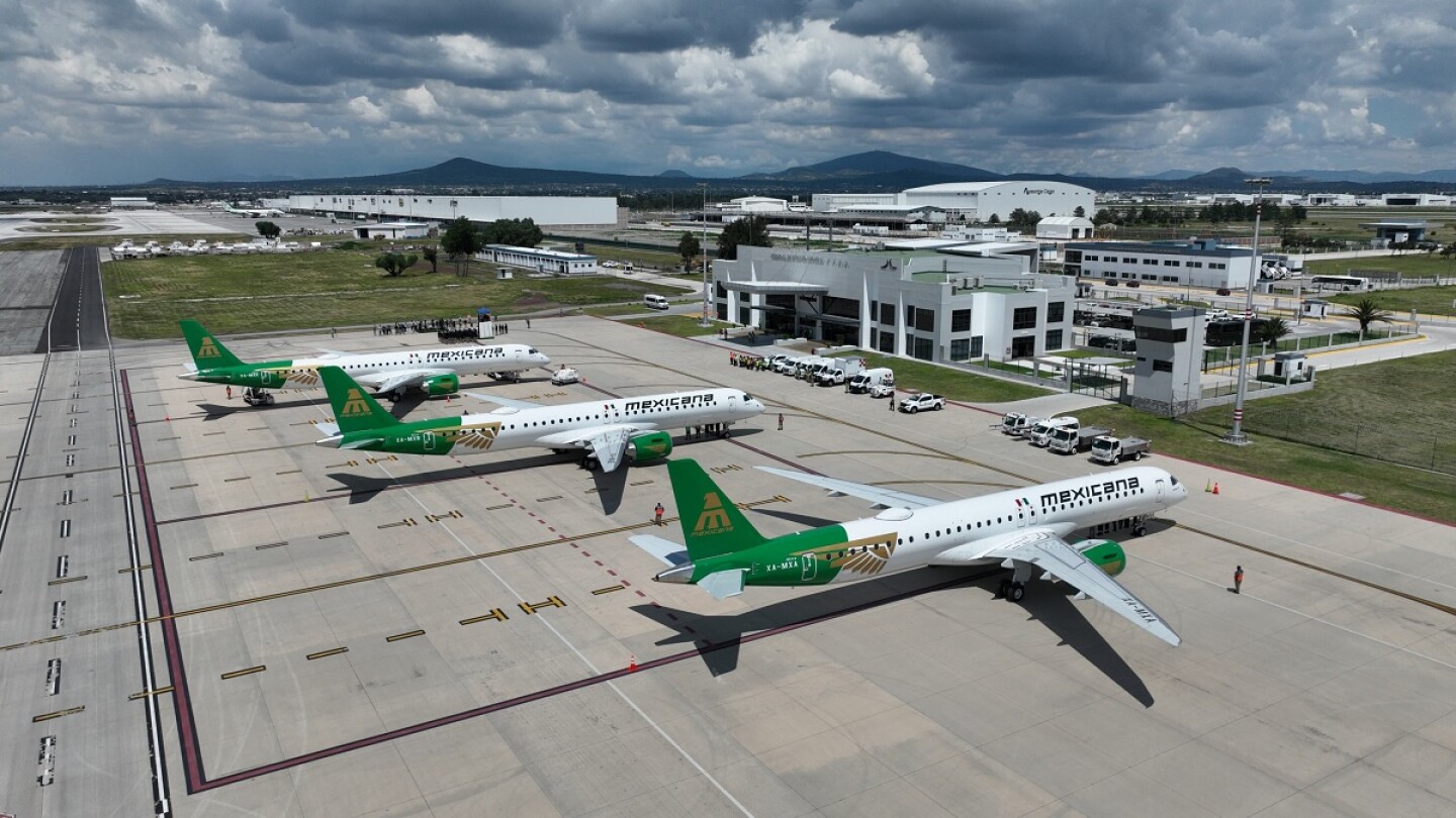Embraer E195-E2.jpg