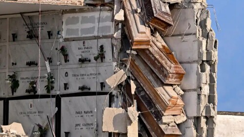 derrumbe_cementerio_nápoles_italia