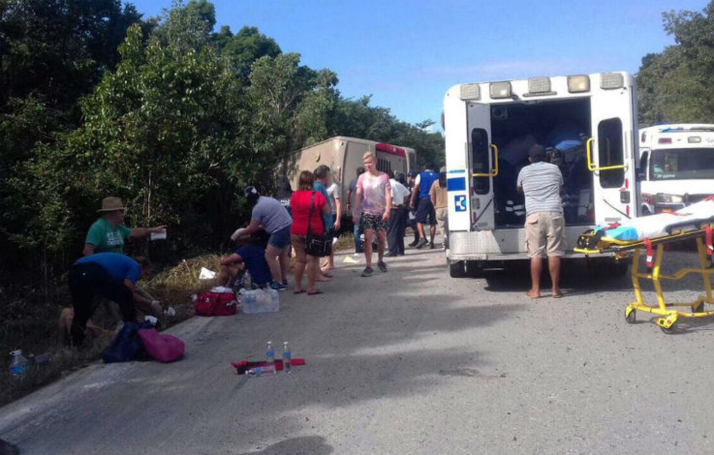 Suman 12 muertos autobús QRoo