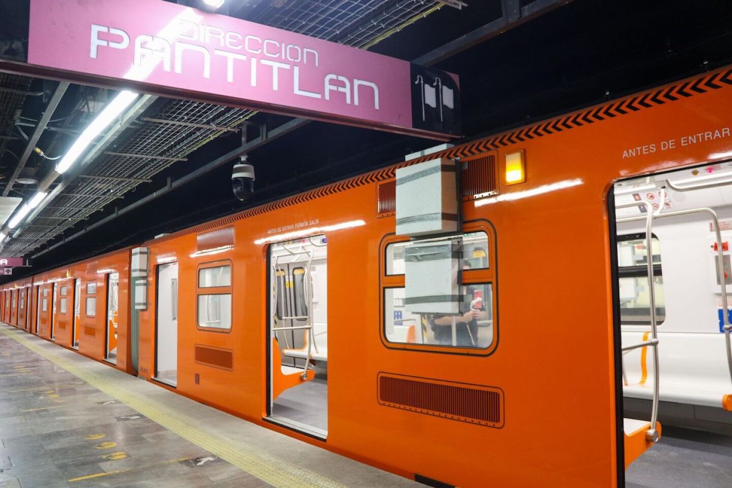 Brugada recorre Metro línea 1