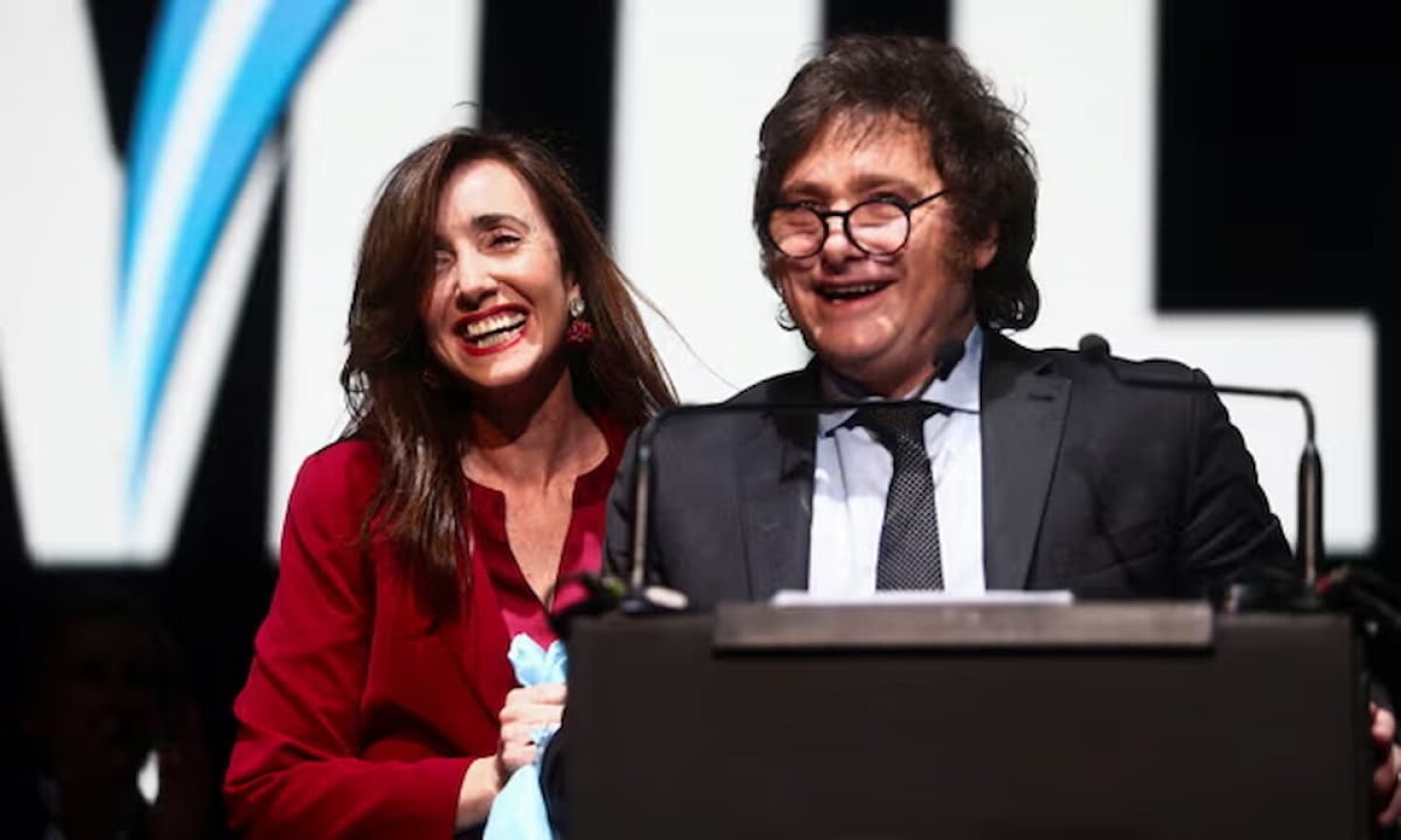 Fans de BTS y Taylor Swift atacan a Javier Milei y a su compañera de candidatura