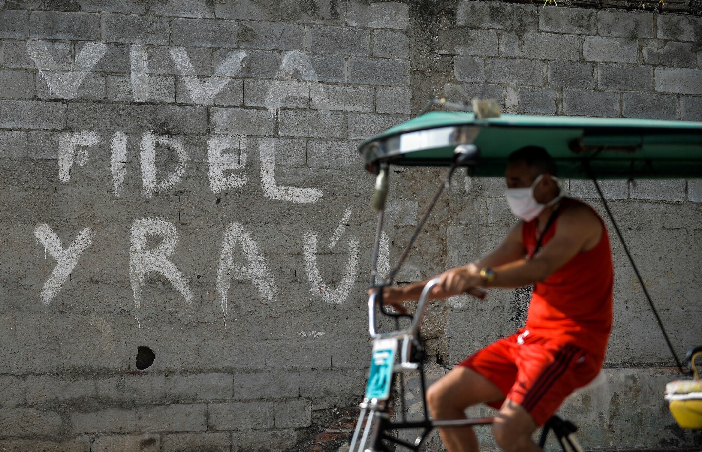 En medio de crisis económica, Raúl Castro se despide de Cuba