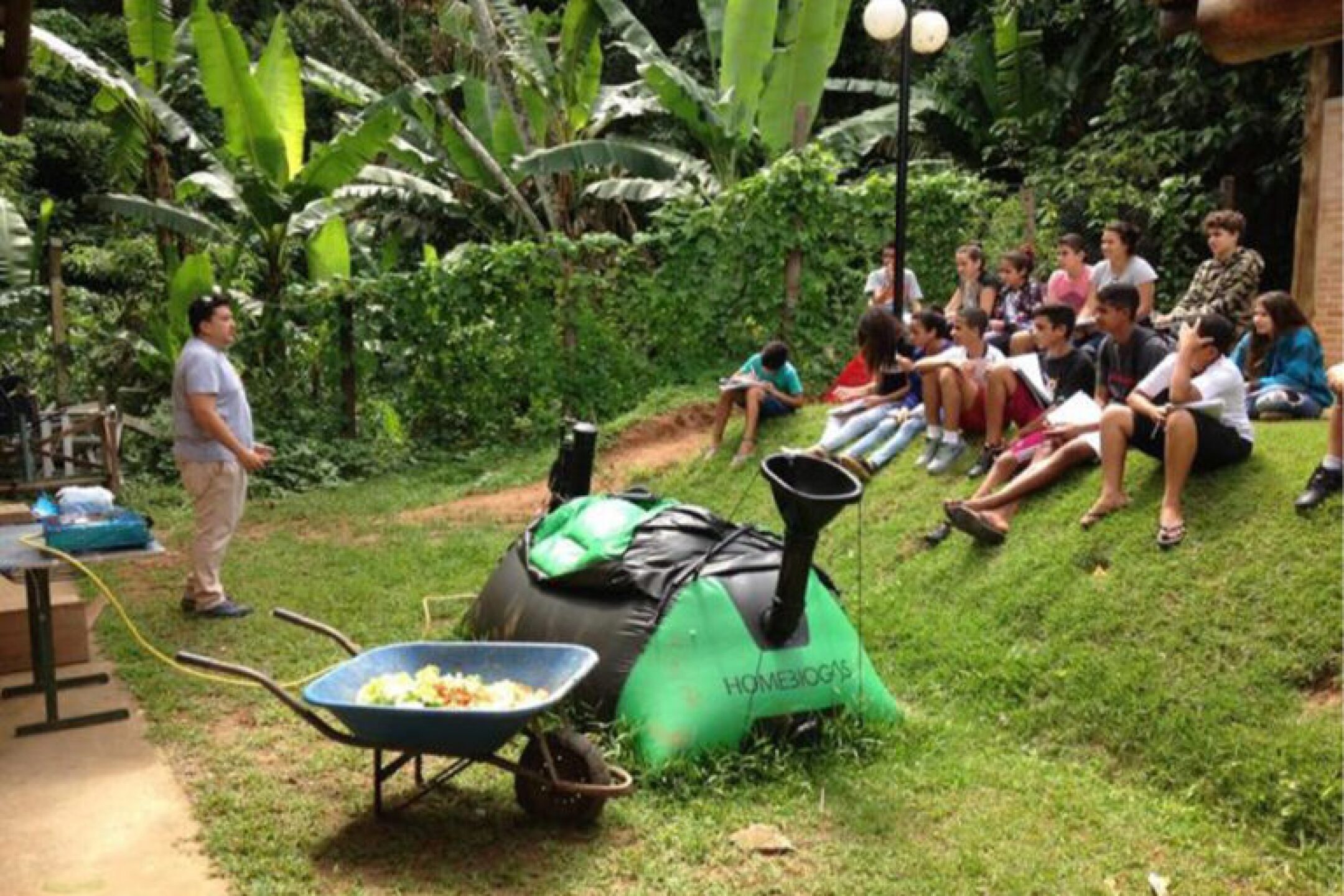 6-biodigester-used-at-a-school-768x512-1