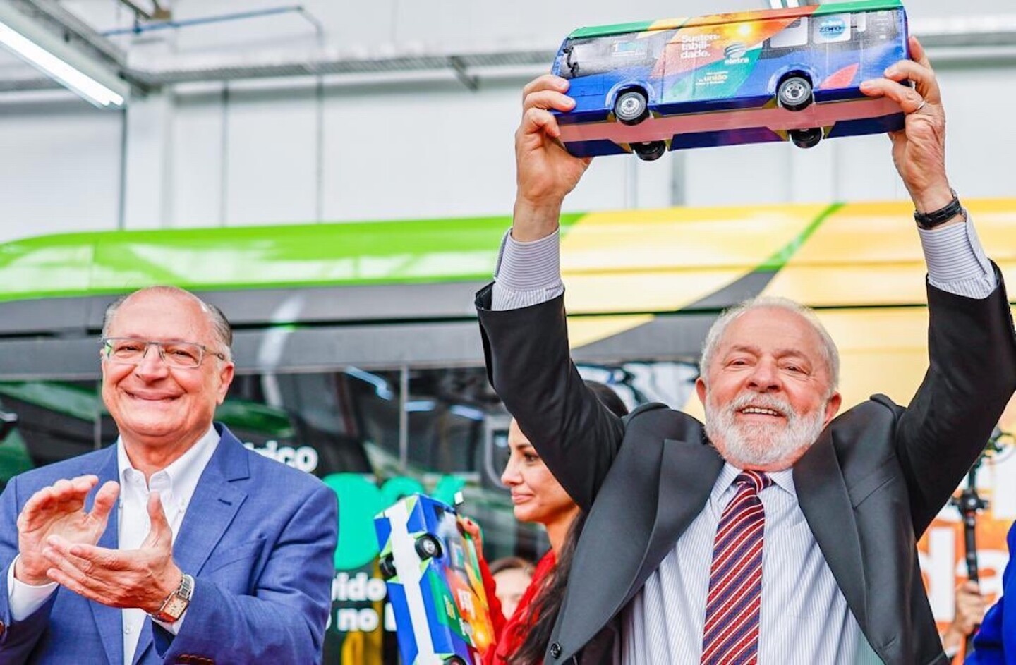 brasil-inaugura-su-mayor-fabrica-de-autobuses-electricos