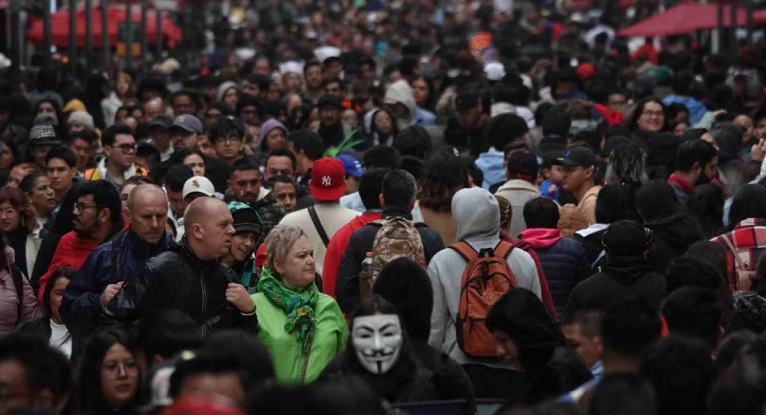 un-gentio-de-gente-en-la-CDMX.jpg