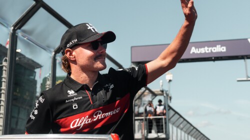 bottas-muestra-su-apoyo-a-checo-y-critica-a-max