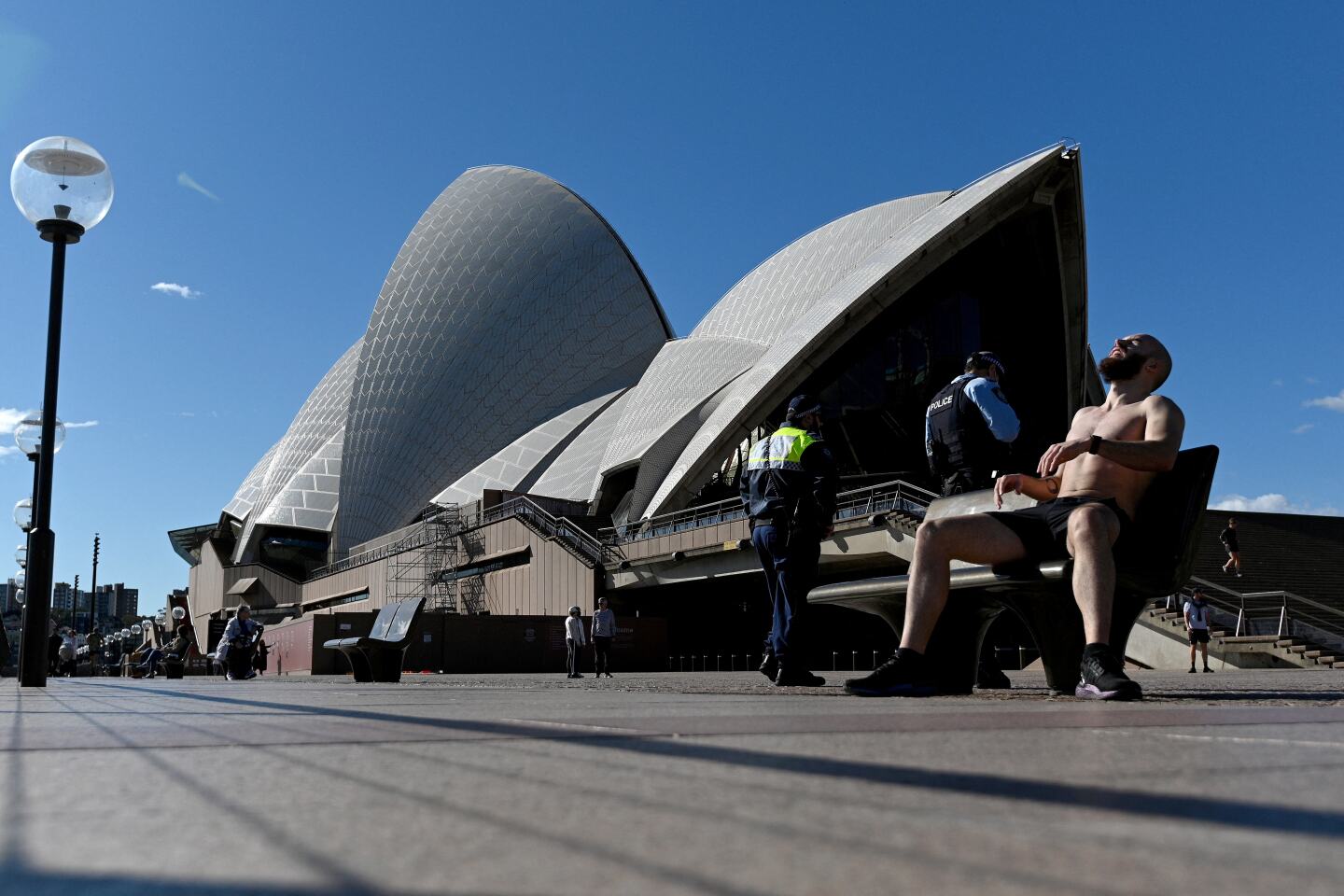 Por alza de casos Covid, Sidney vuelve al confinamiento