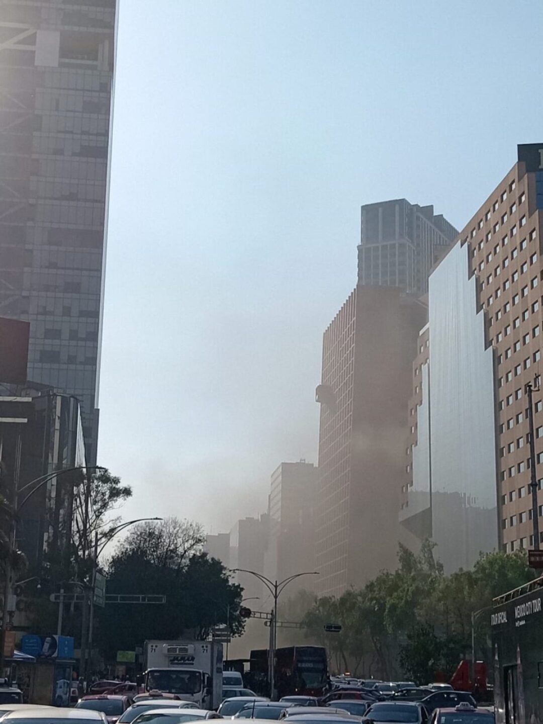 incendio-cdmx-hoy-se-quema-edificio-en-paseo-de-la-reforma-960x1280