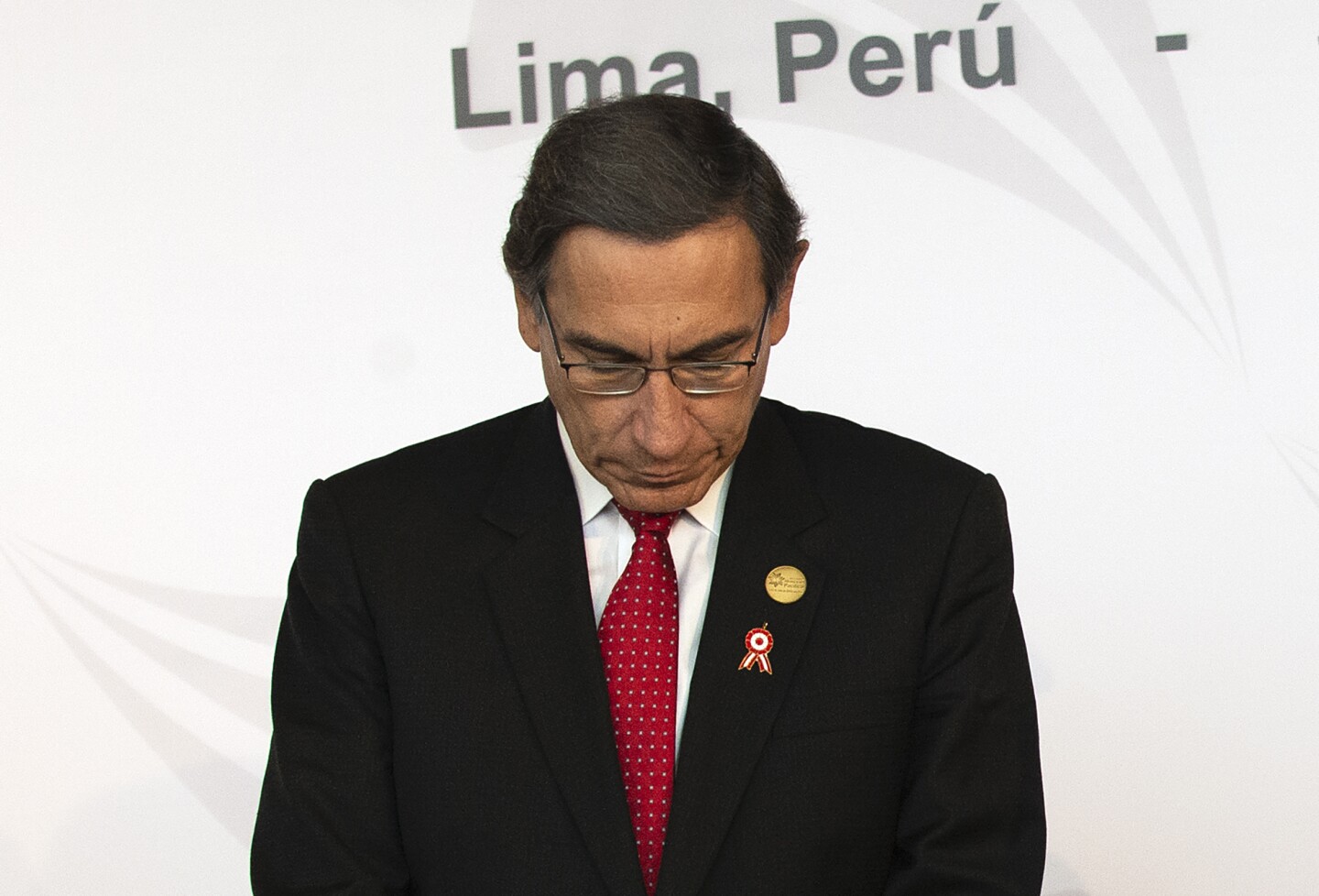 Congreso peruano abre juicio político contra Vizcarra